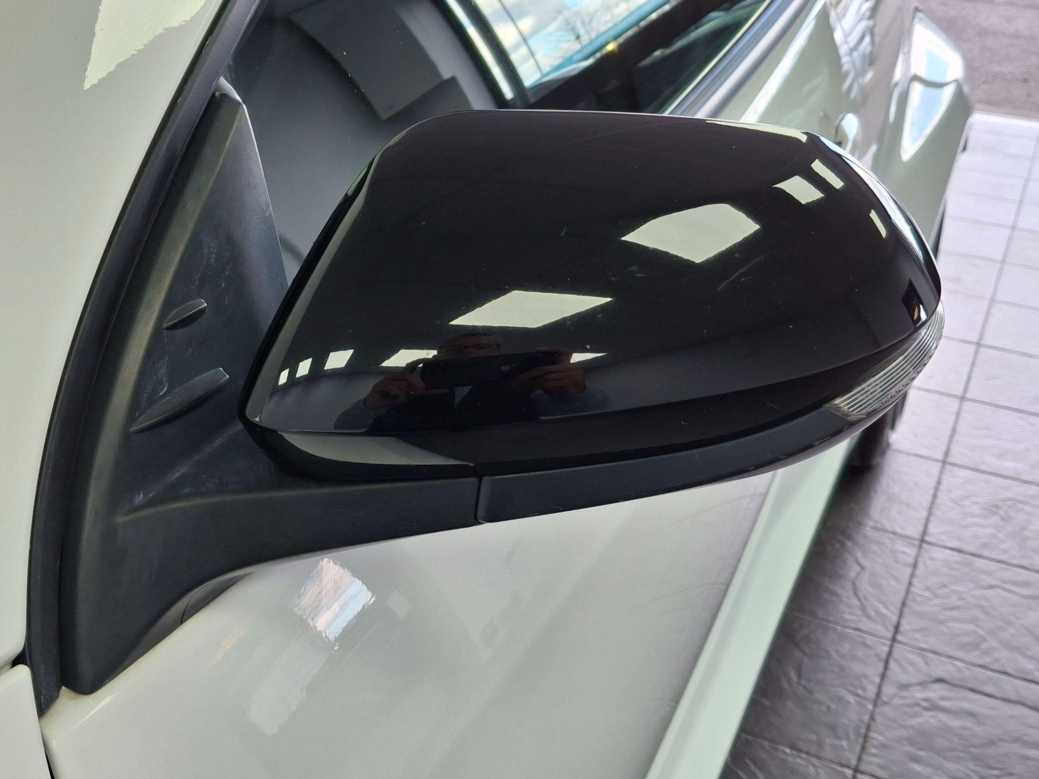 Toyota Yaris view 57