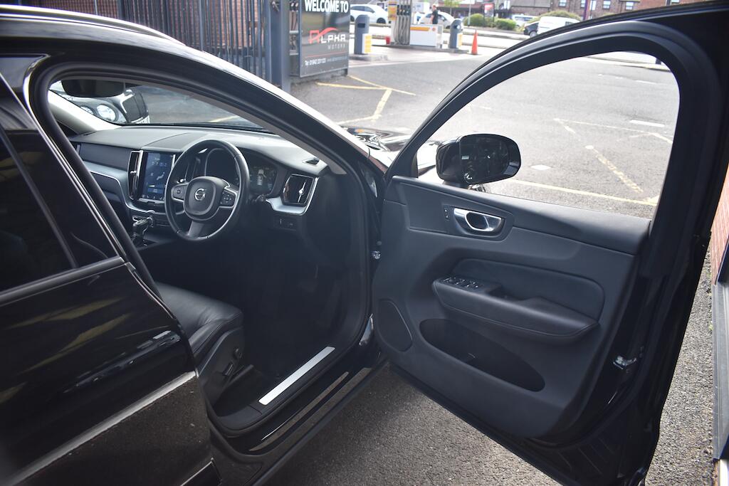 Volvo XC60 view 15