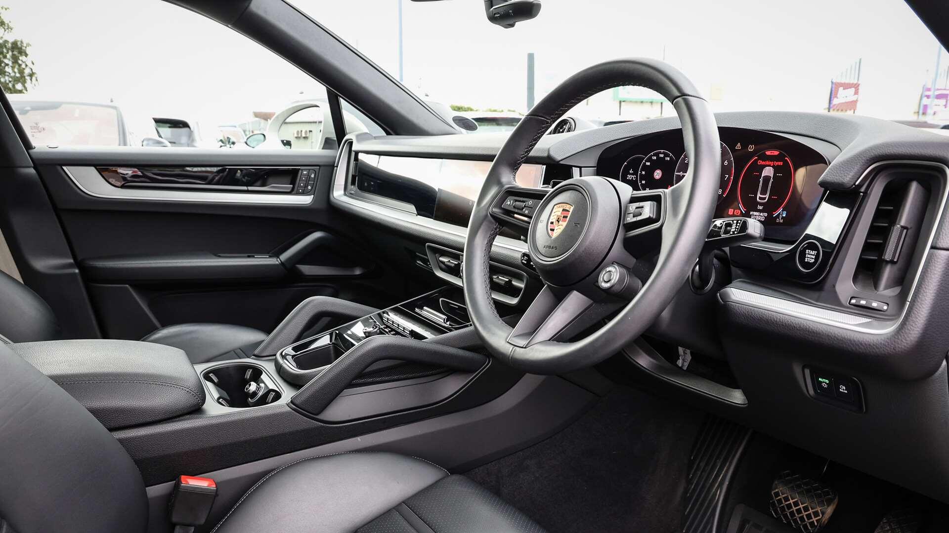Porsche Cayenne view 11