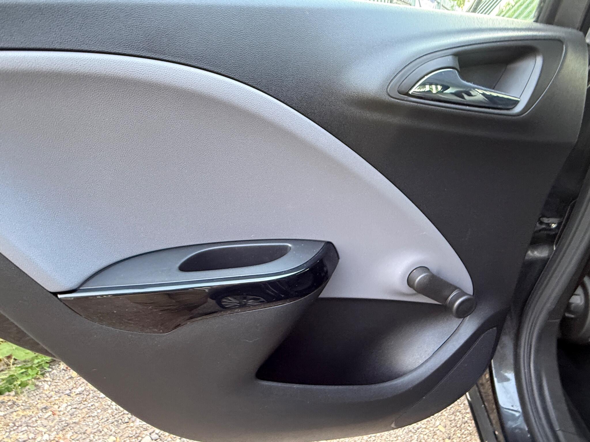 2016 Vauxhall Corsa image 30