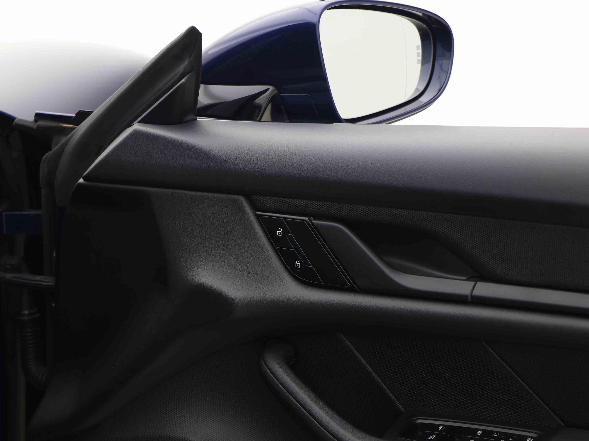 Porsche Taycan view 35