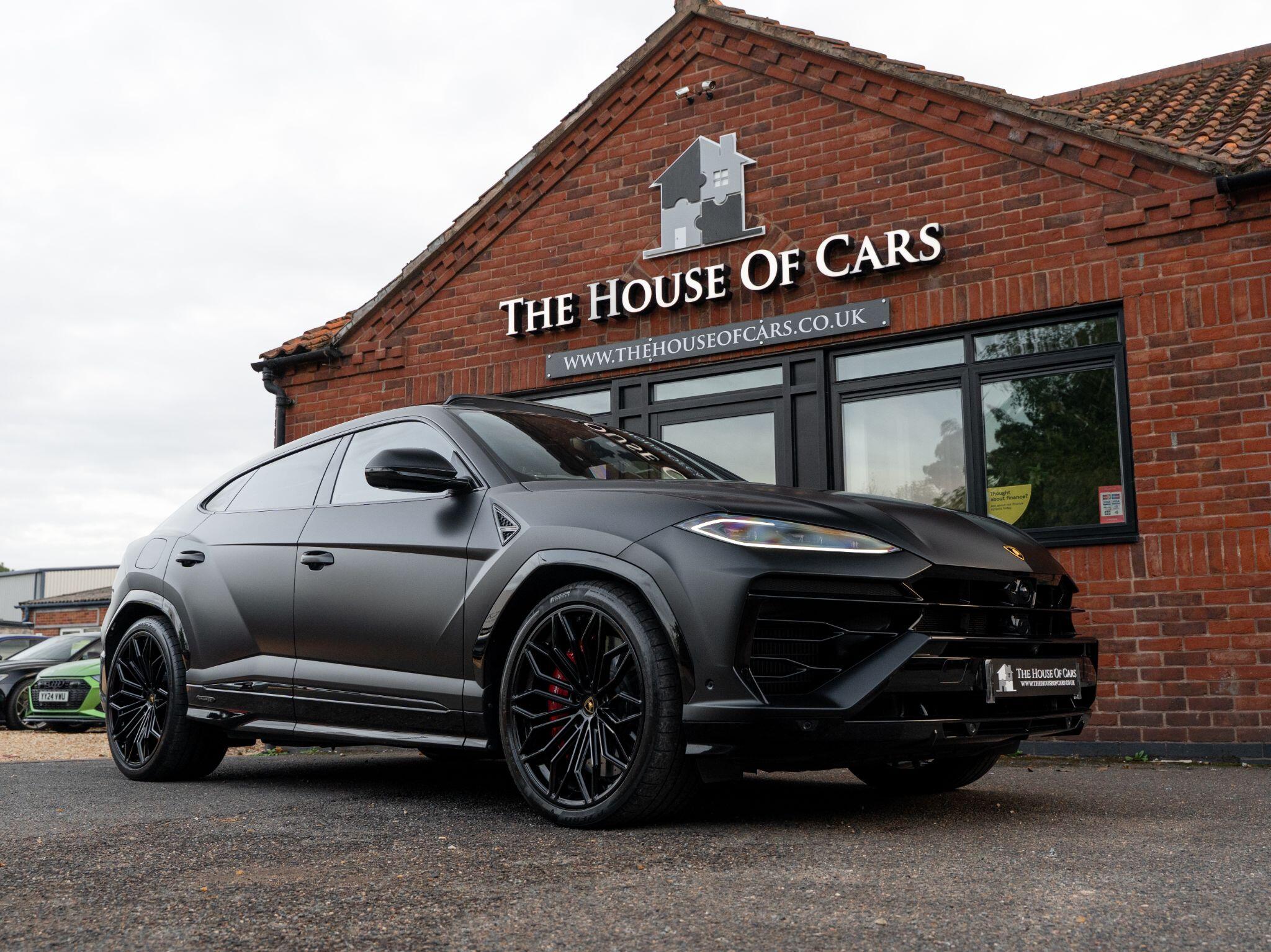 Lamborghini Urus view 6