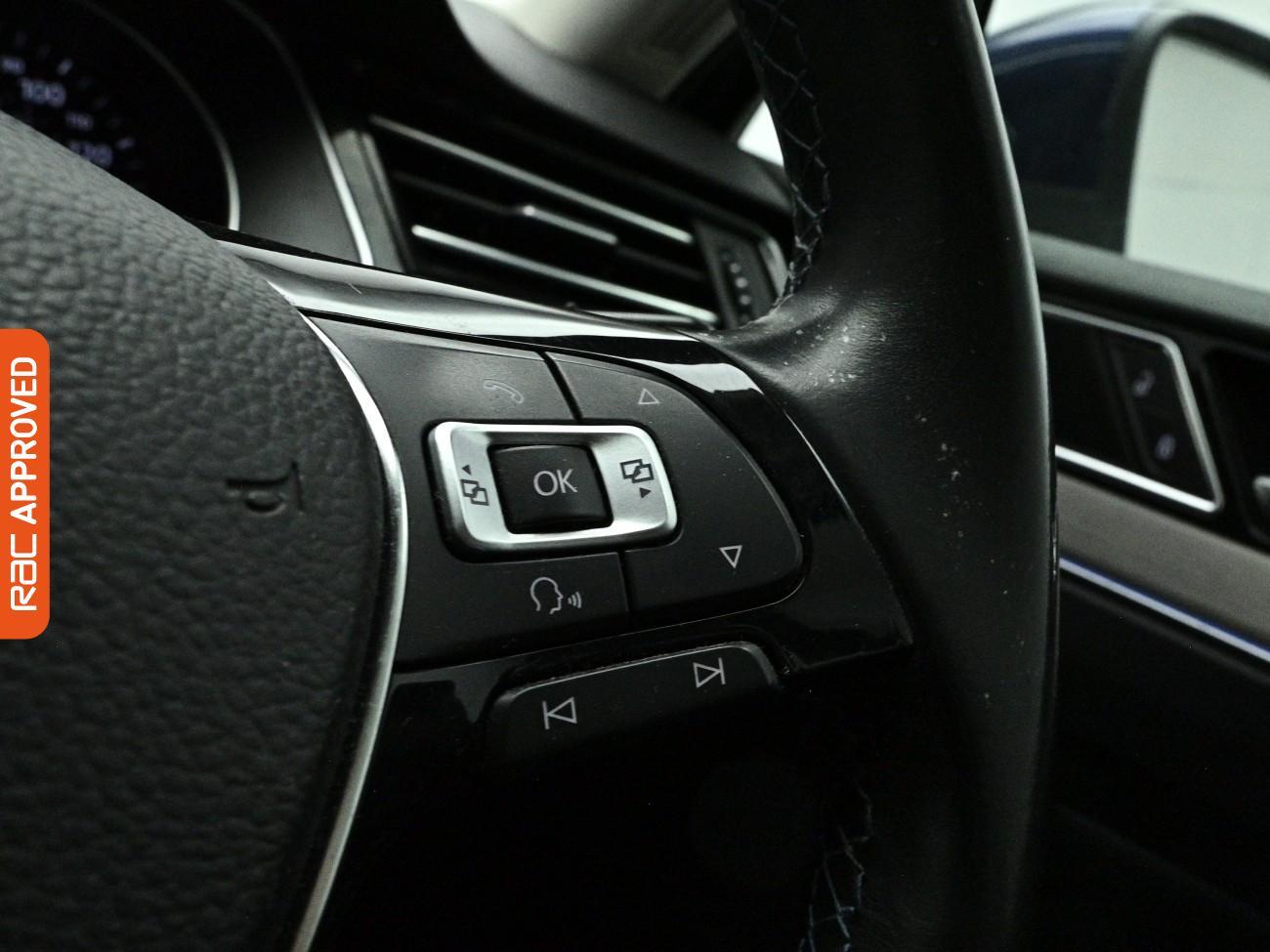 Volkswagen Passat view 27