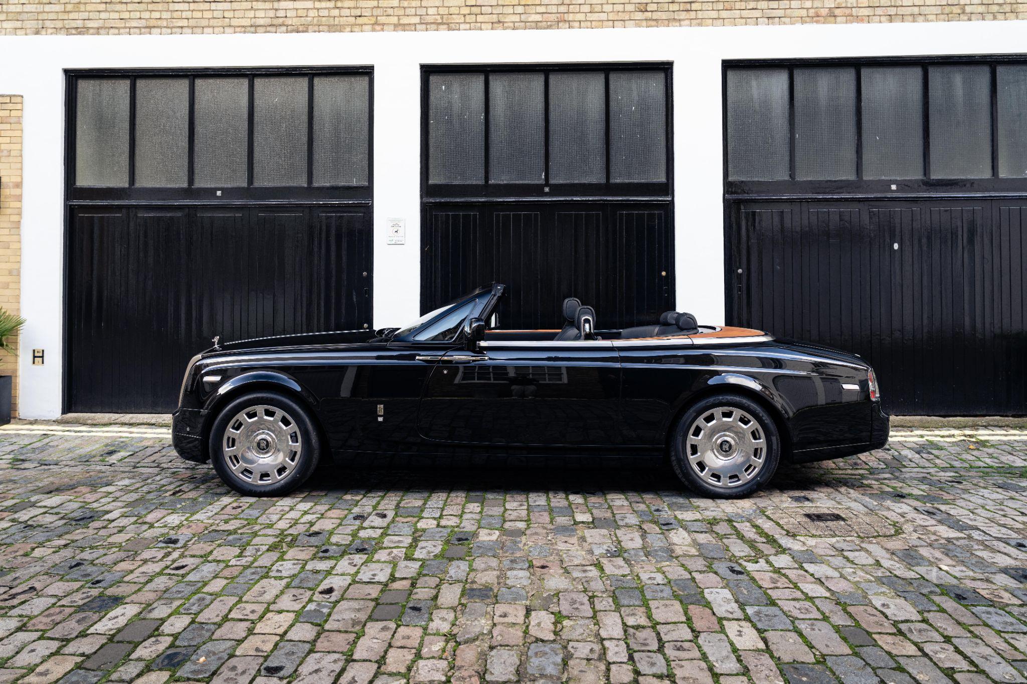 Rolls-Royce Phantom view 12
