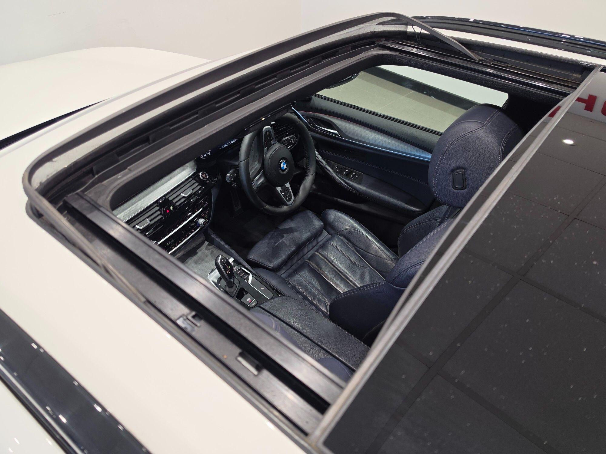 BMW 5 Series view 60