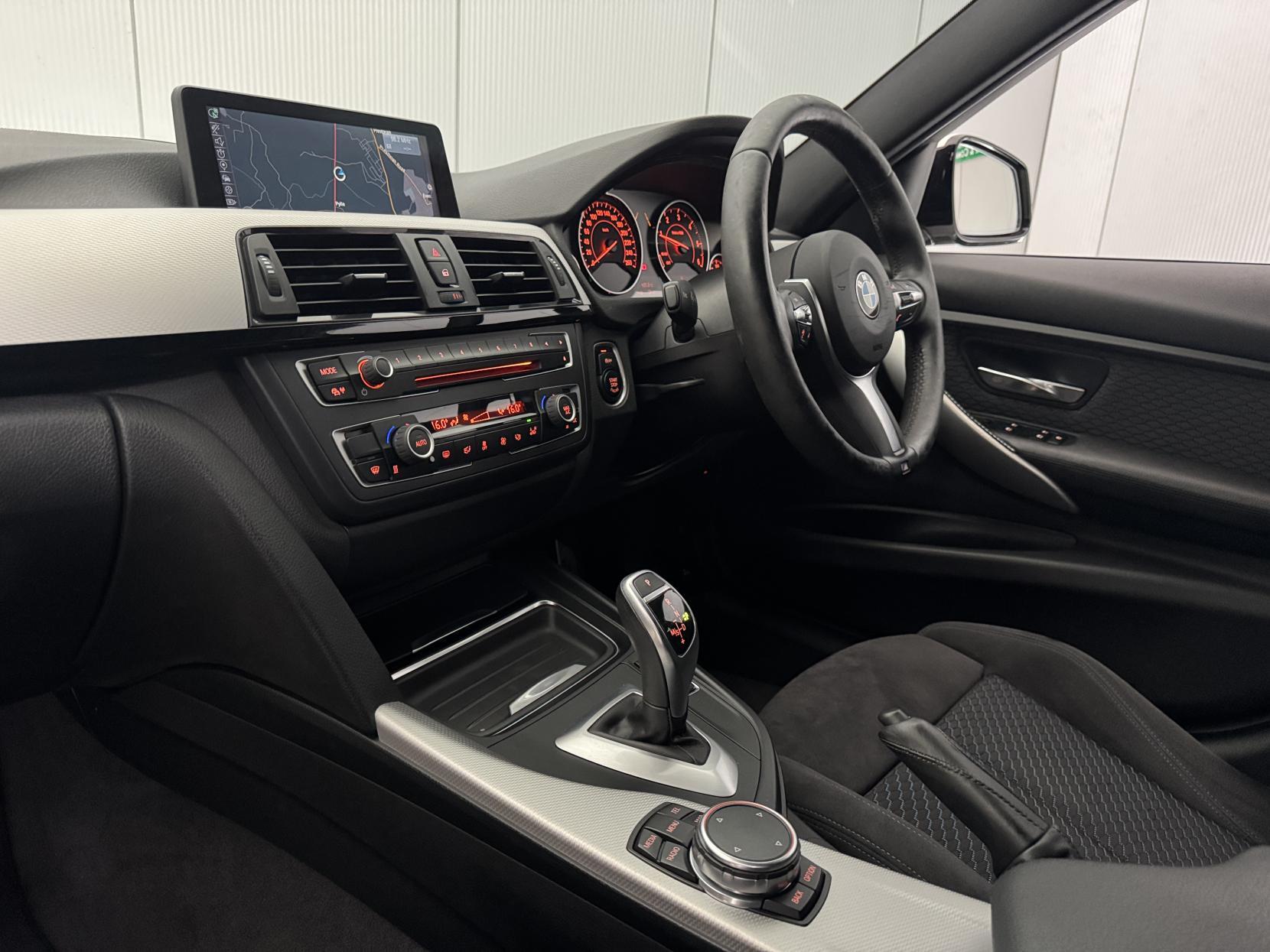 BMW 3 Series view 54