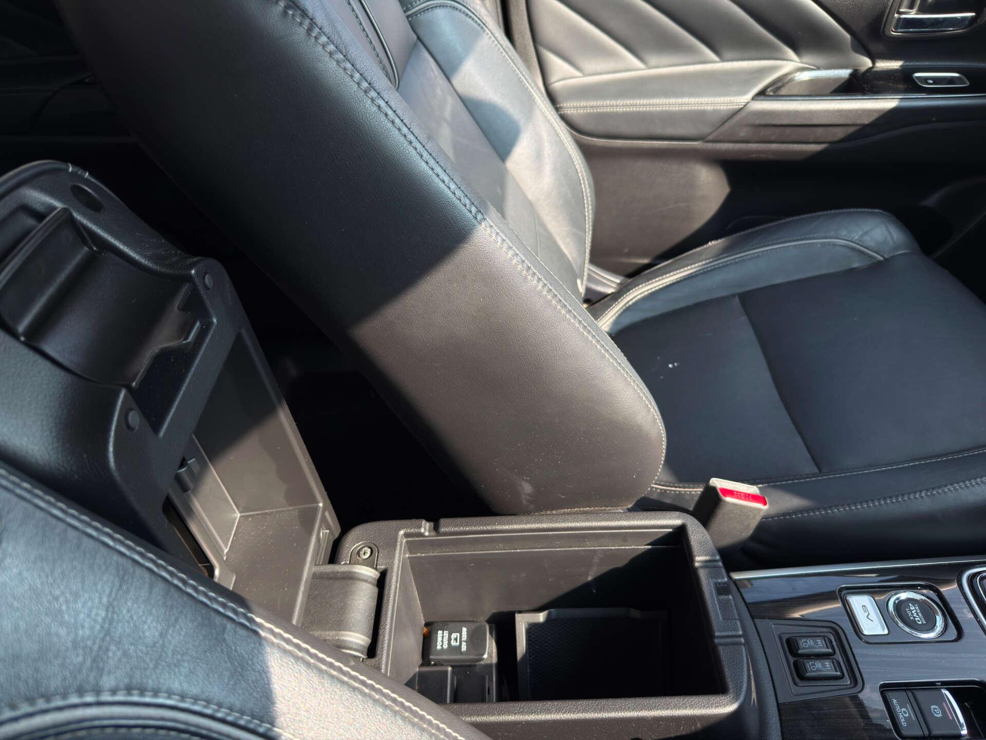 Mitsubishi Outlander view 65