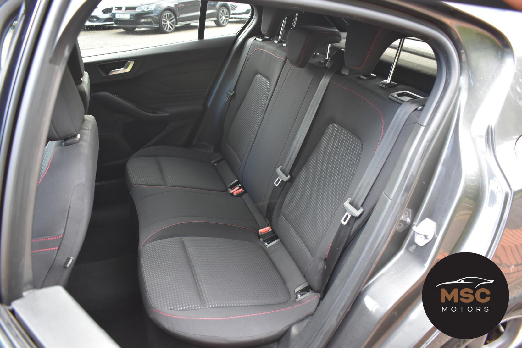 Ford Focus view 39