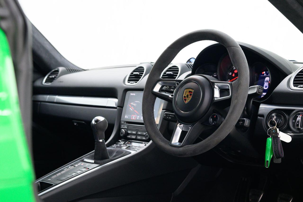 Porsche Cayman view 20