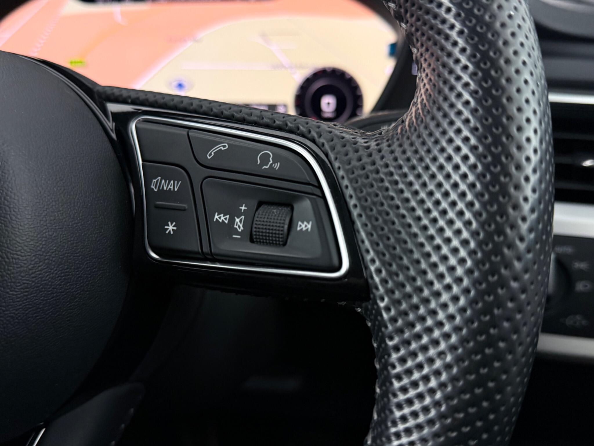 Audi A4 view 16