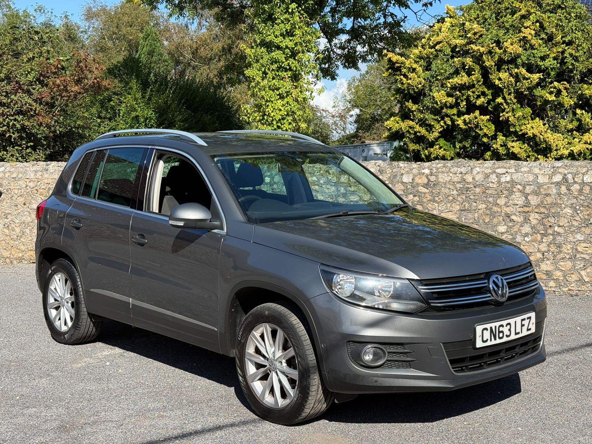 Volkswagen Tiguan view 2