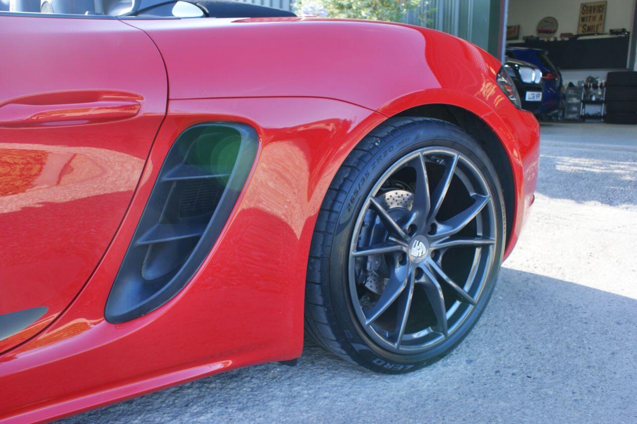 Porsche 718 Boxster view 26
