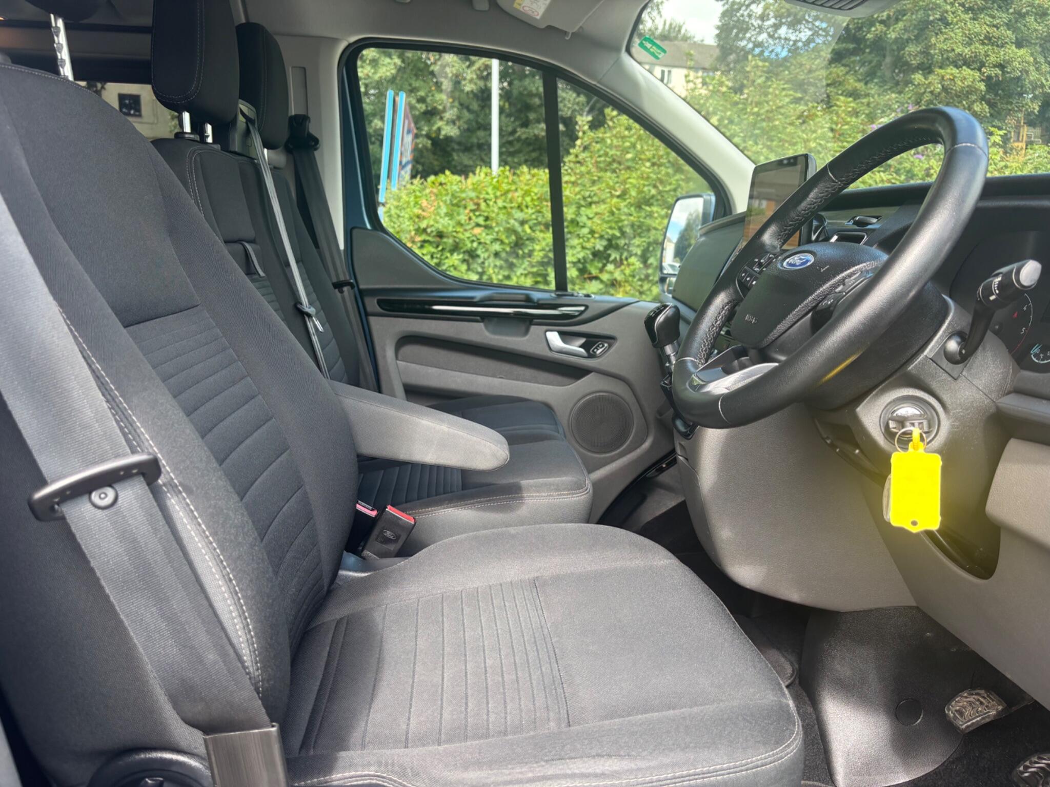 Ford Transit Custom view 12