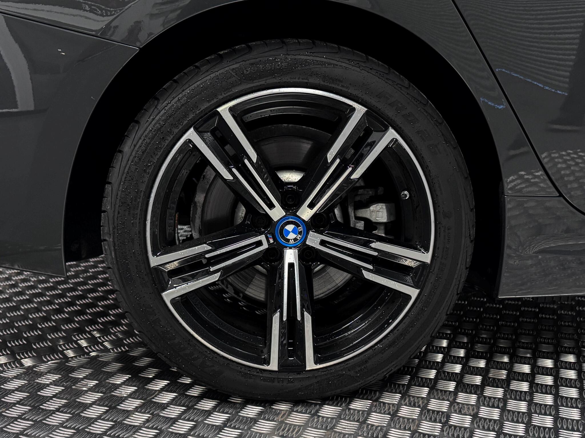 BMW 3 Series view 55