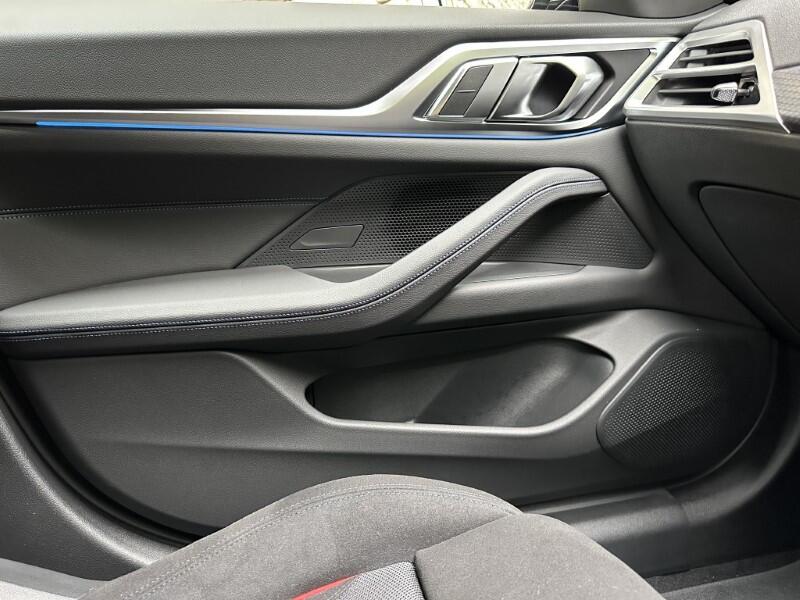 BMW i4 view 33