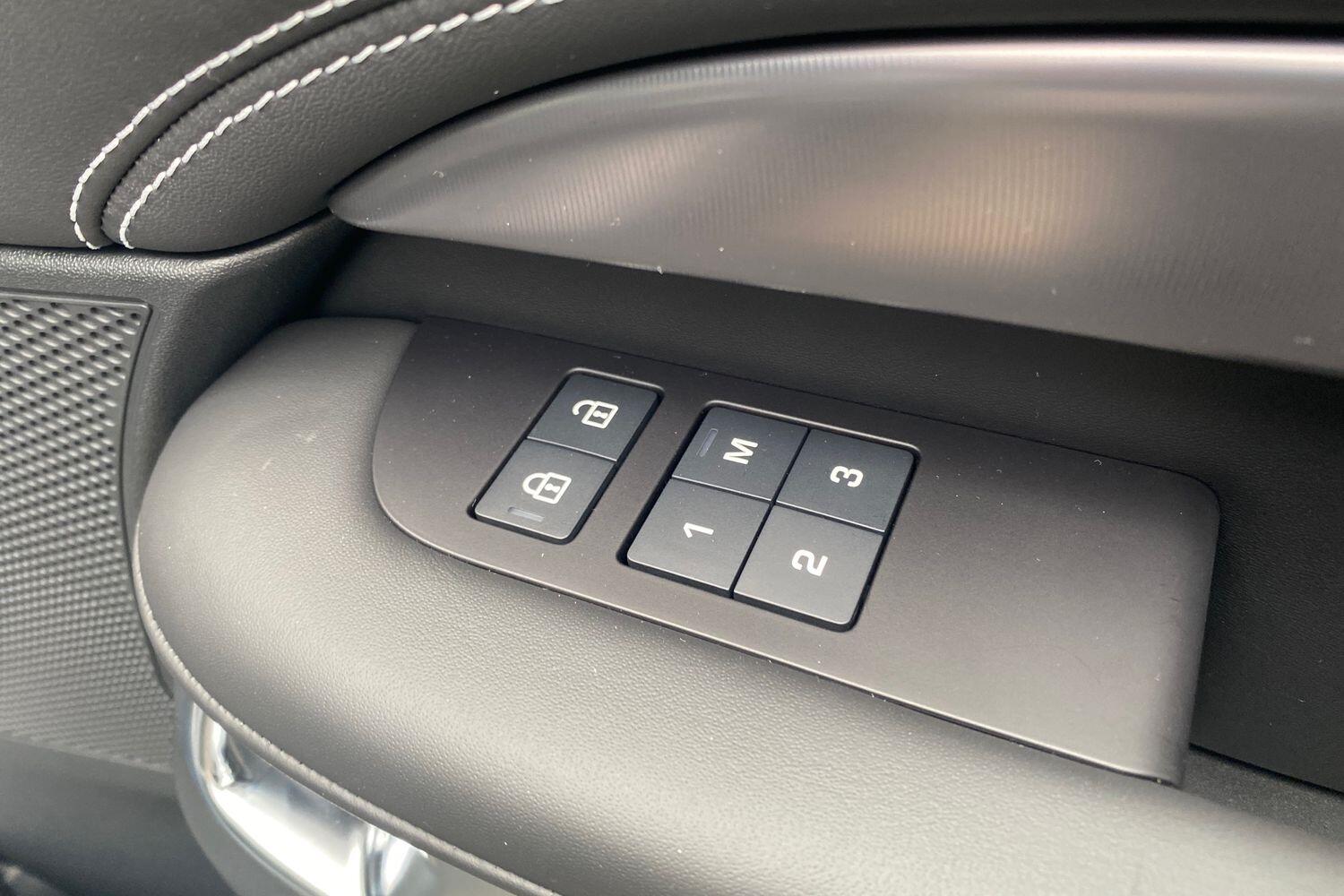 Land Rover Discovery view 37