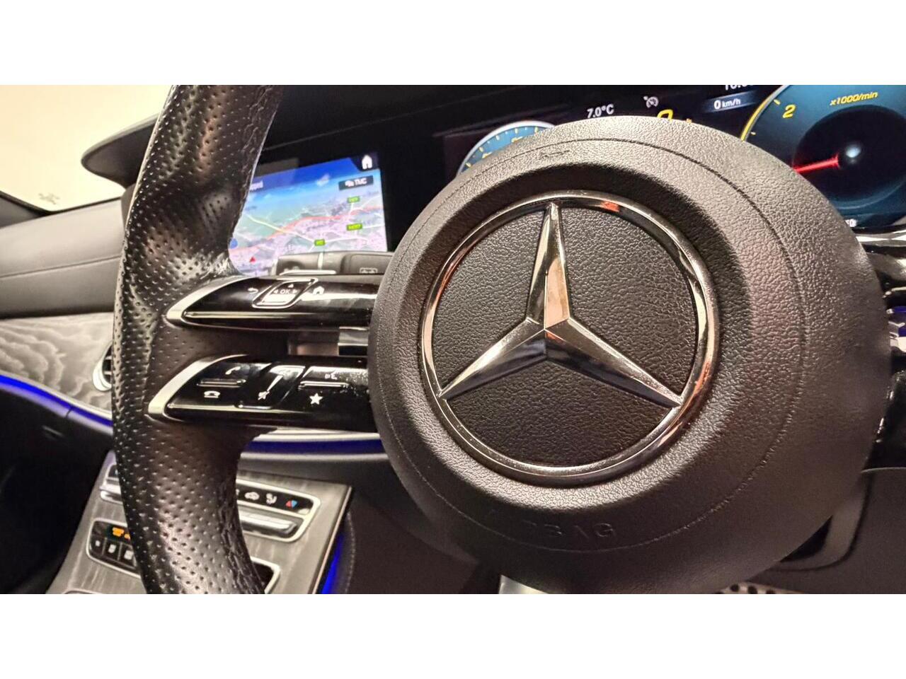 Mercedes-Benz E-Class view 23