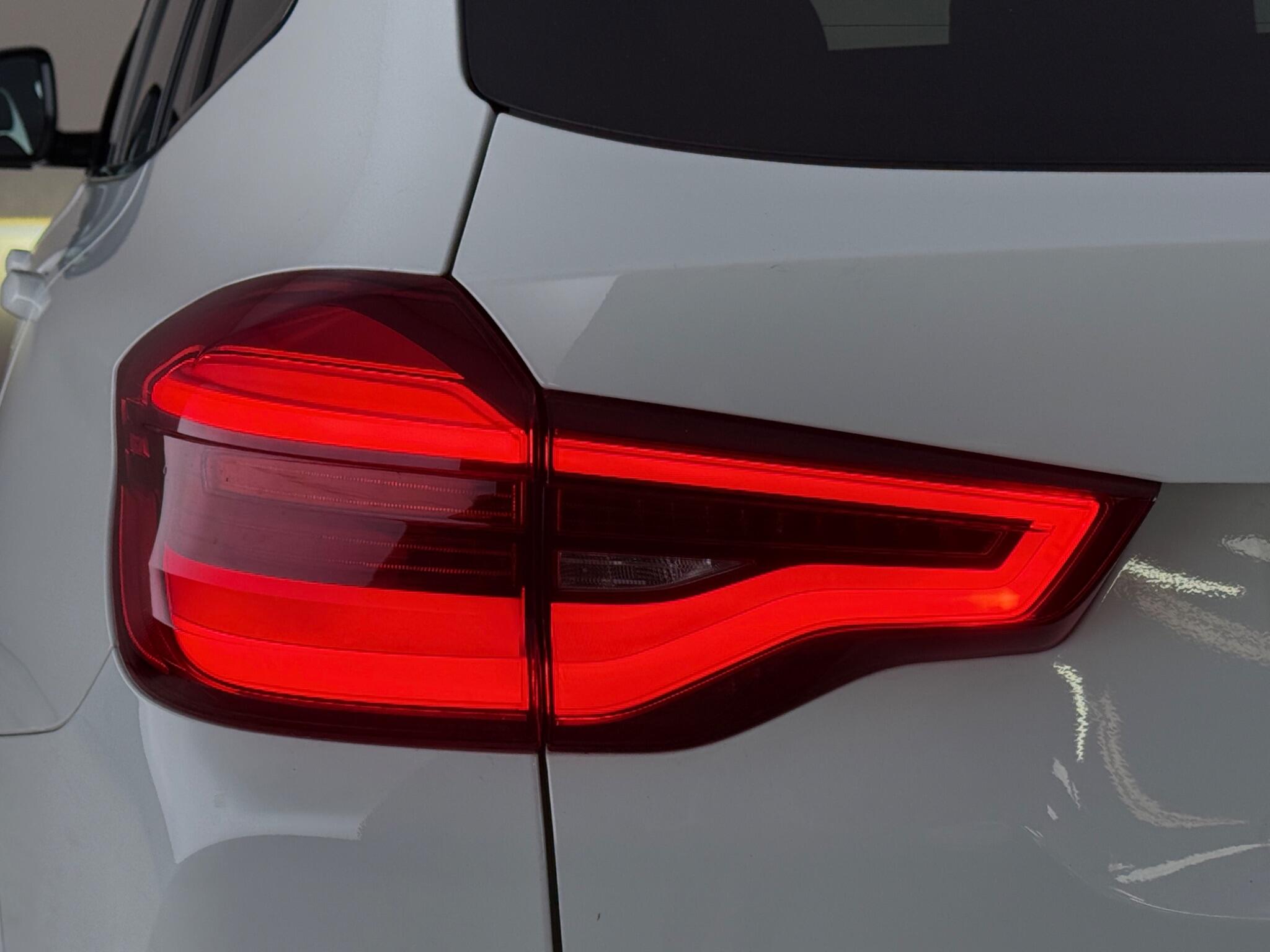 BMW X3 view 12