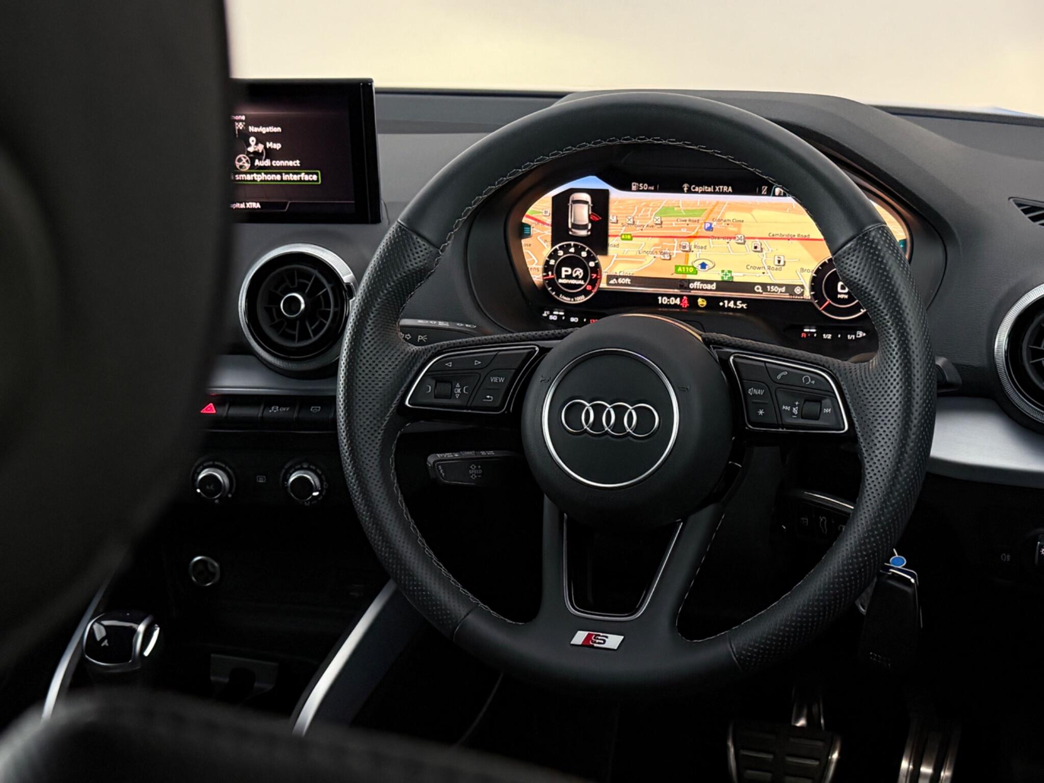 Audi Q2 view 14