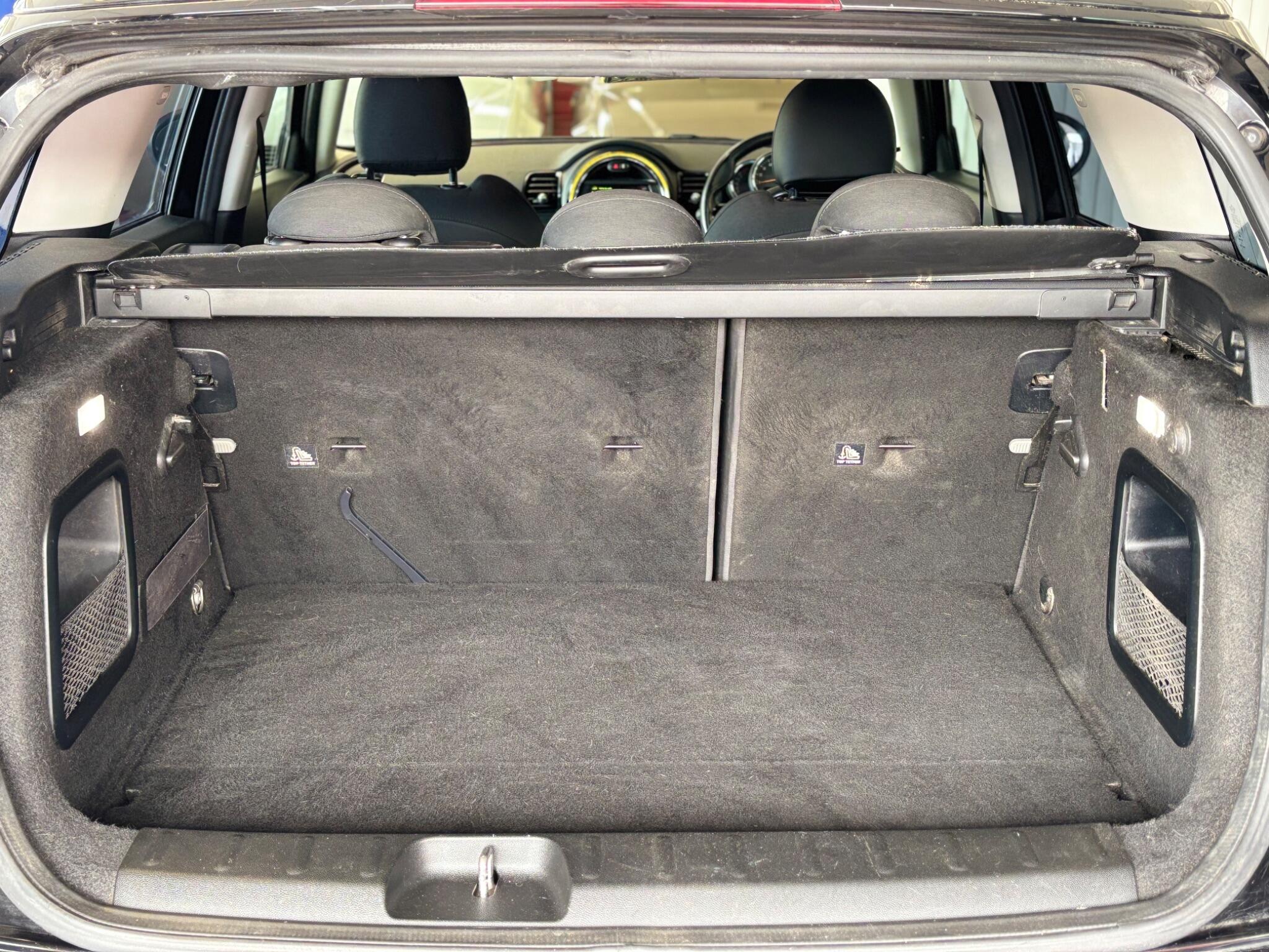 Mini Clubman view 25