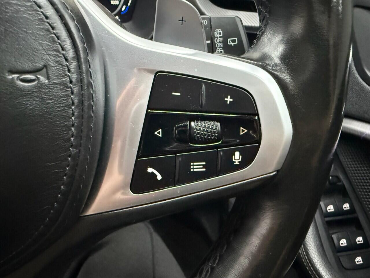BMW 1 Series view 13