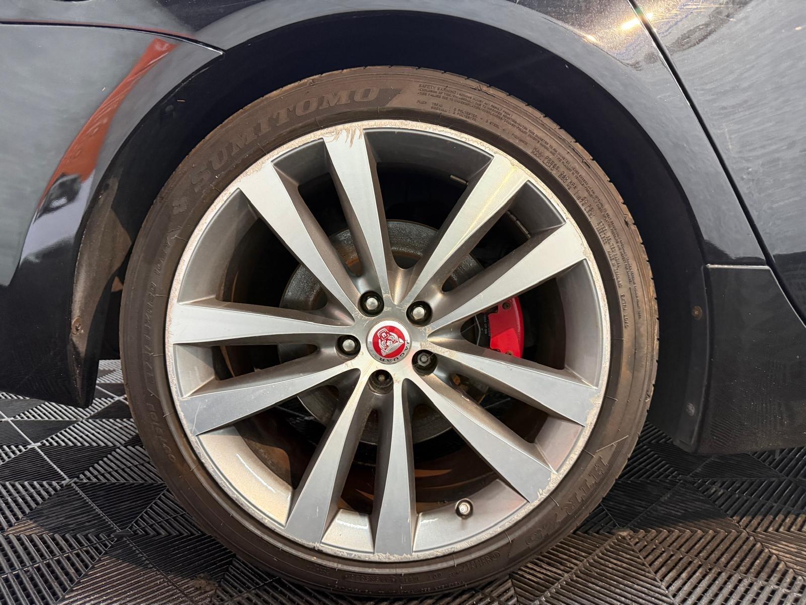 Jaguar XJ view 31