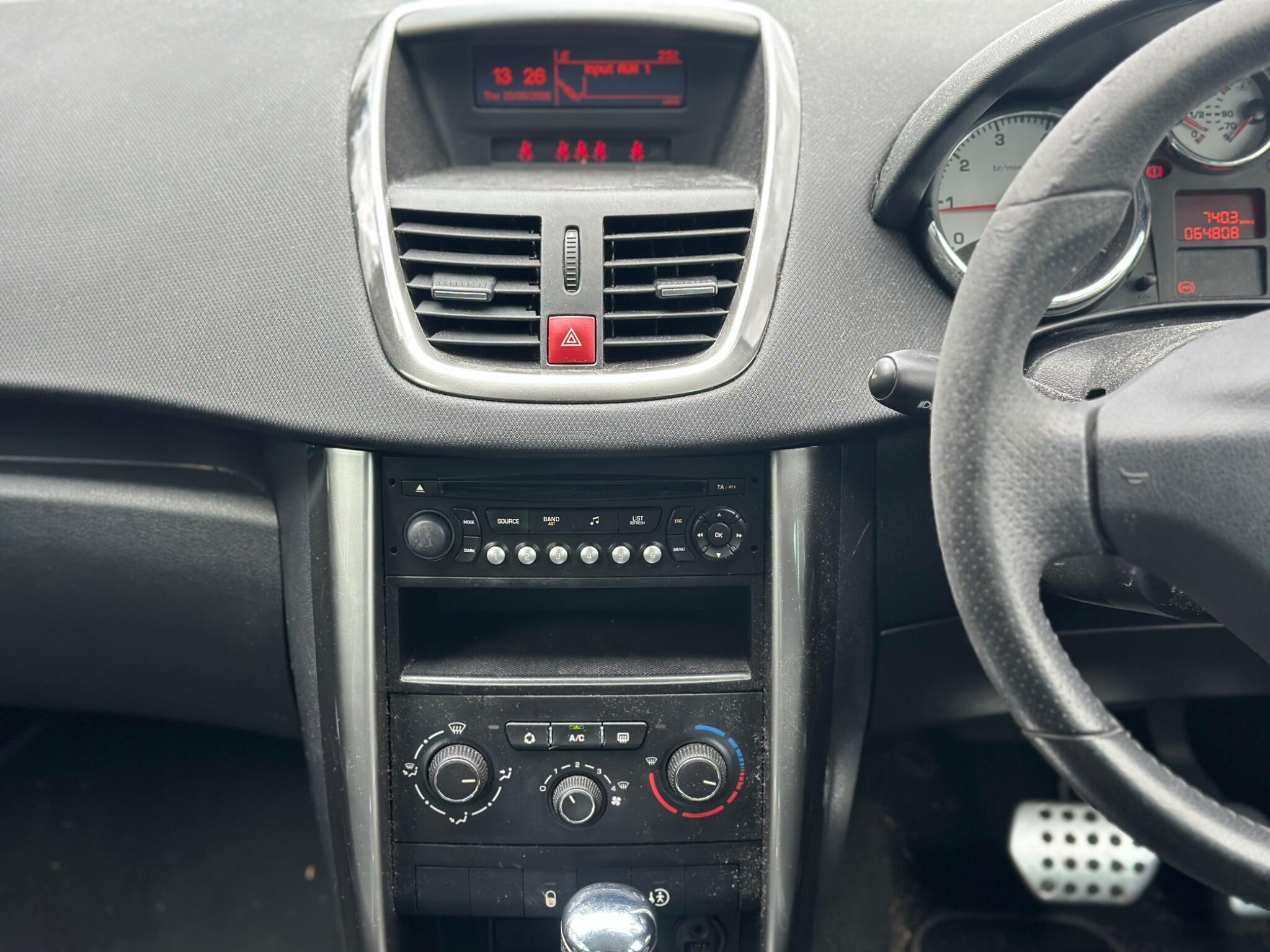 Peugeot 207 view 25