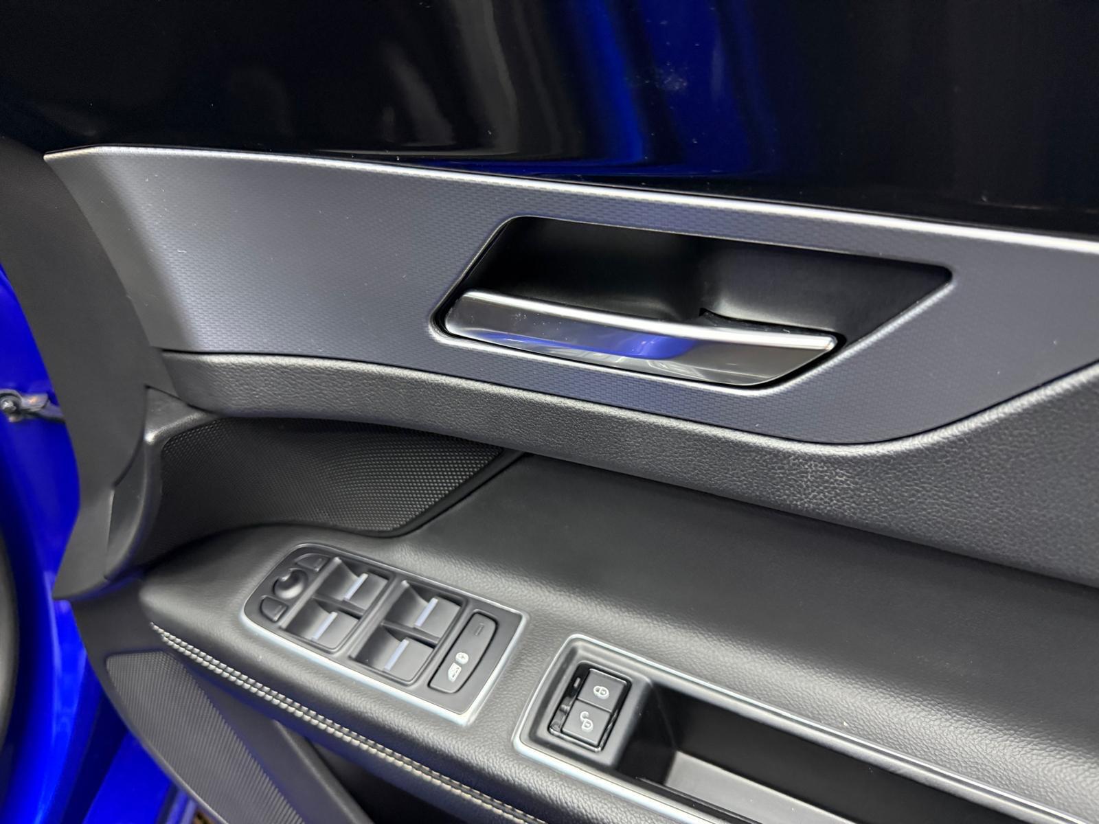 Jaguar XF view 13