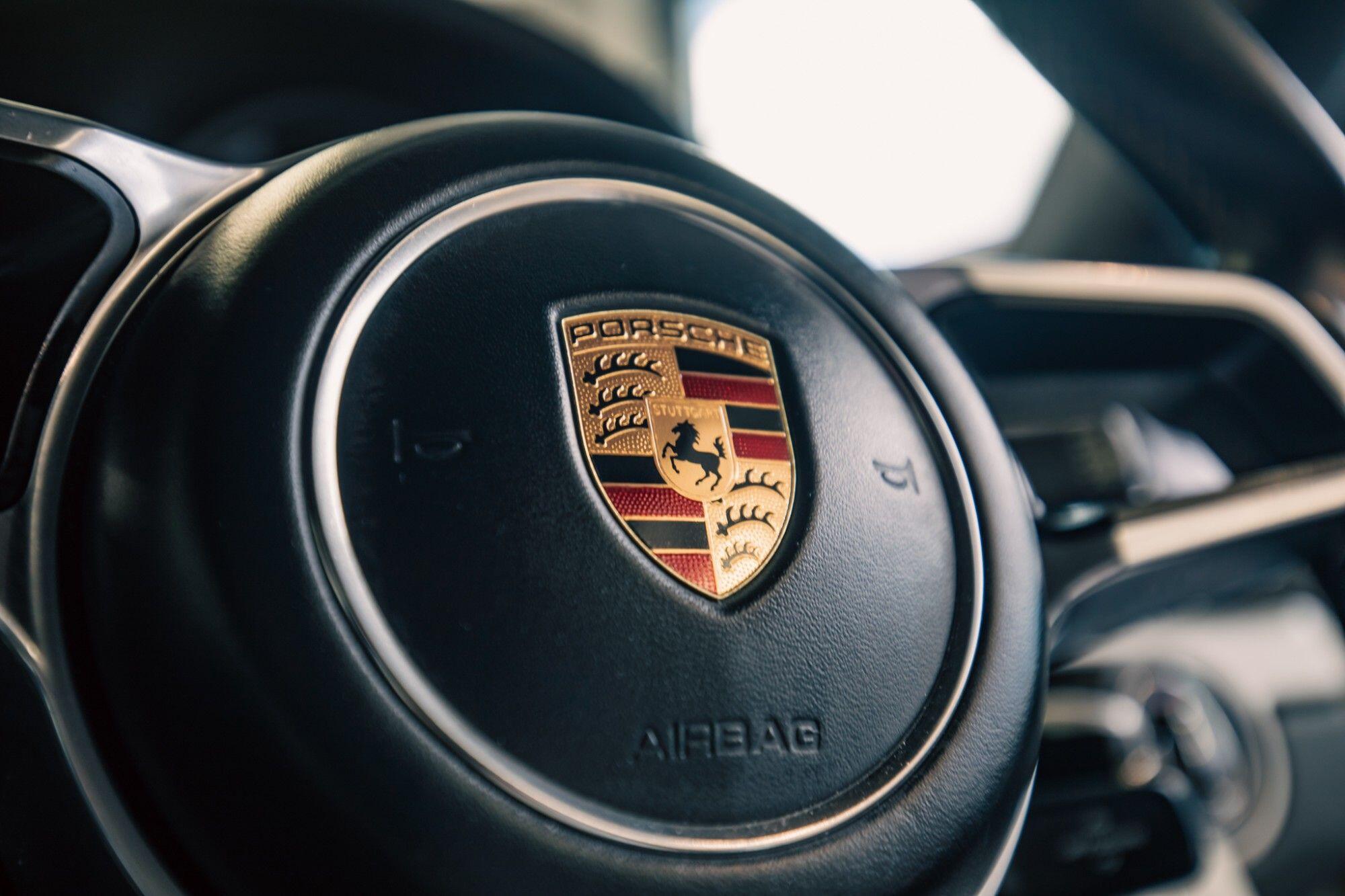 Porsche Cayman view 21
