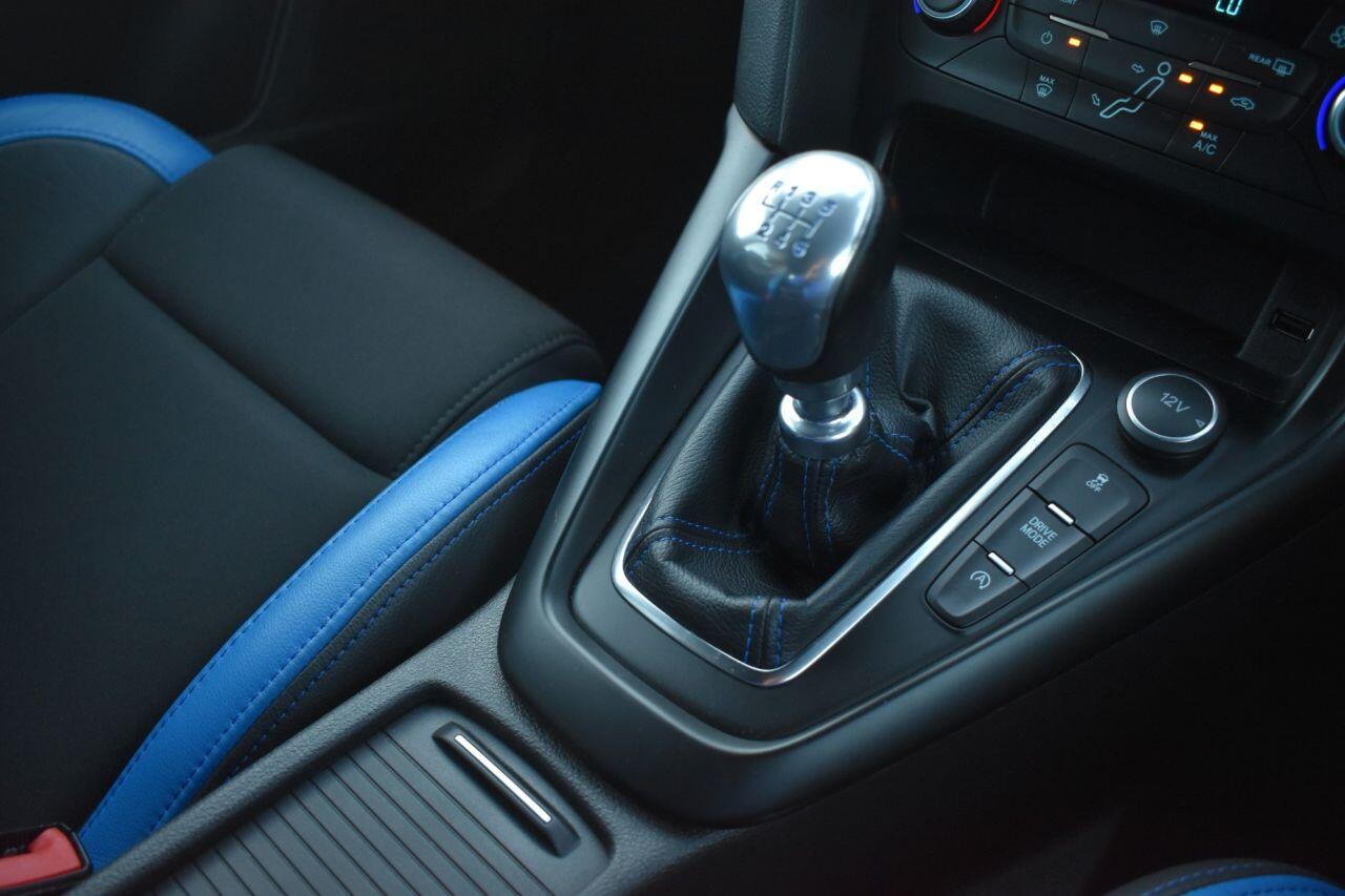 Ford Focus view 27