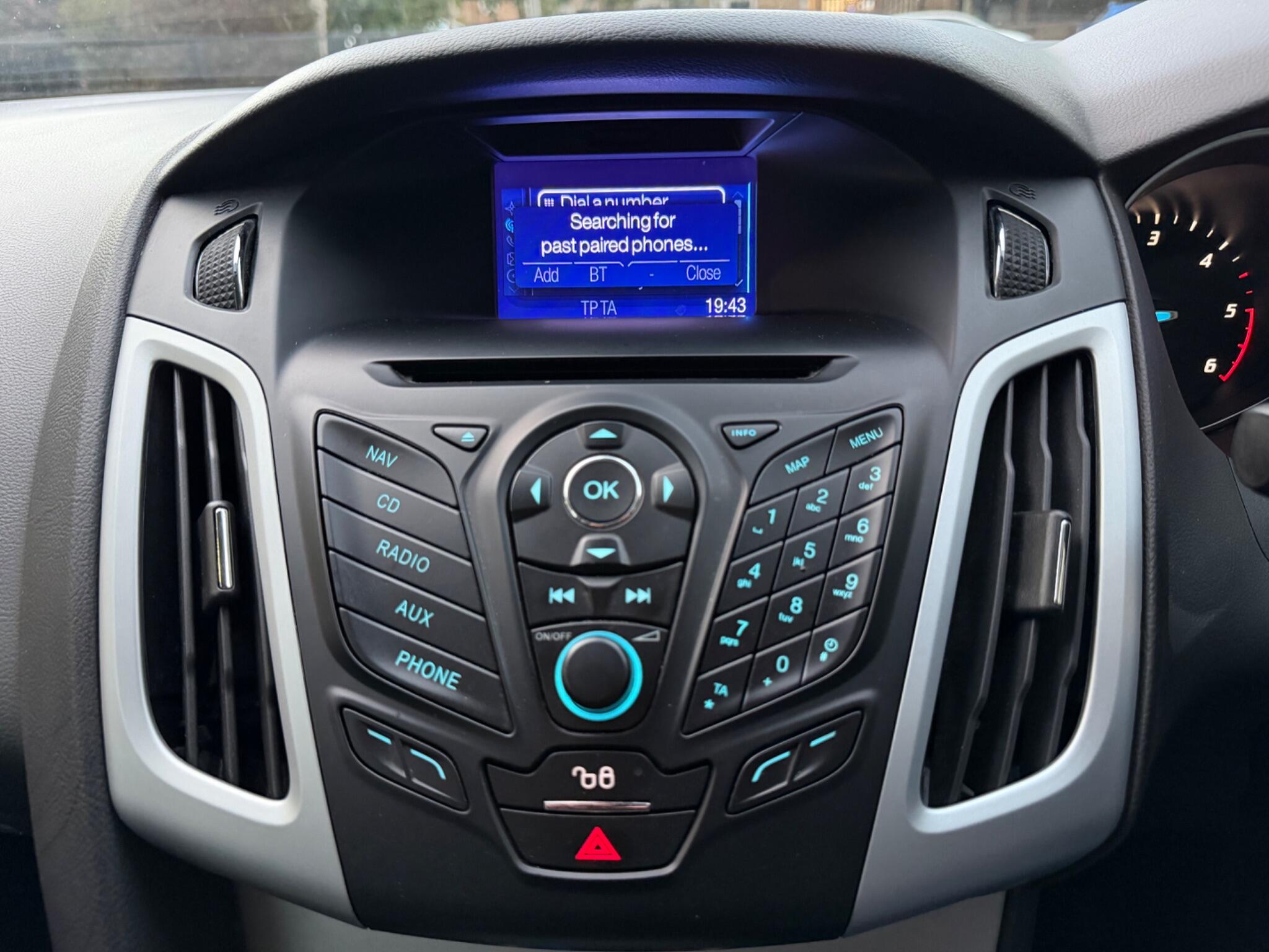 Ford Focus view 31