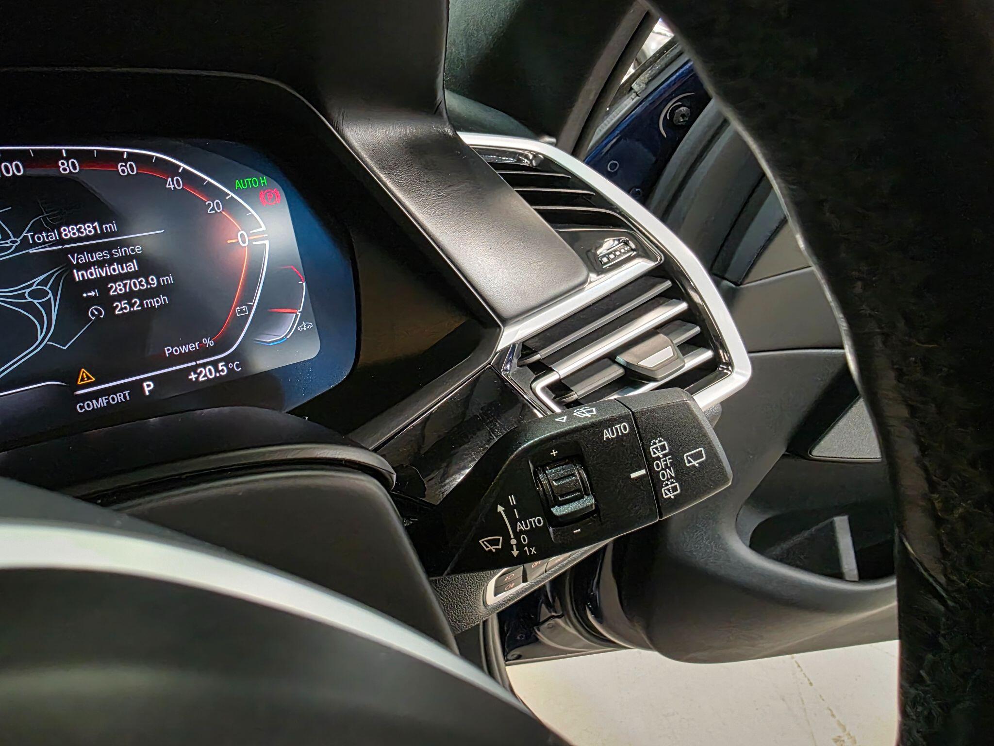 BMW X7 view 37