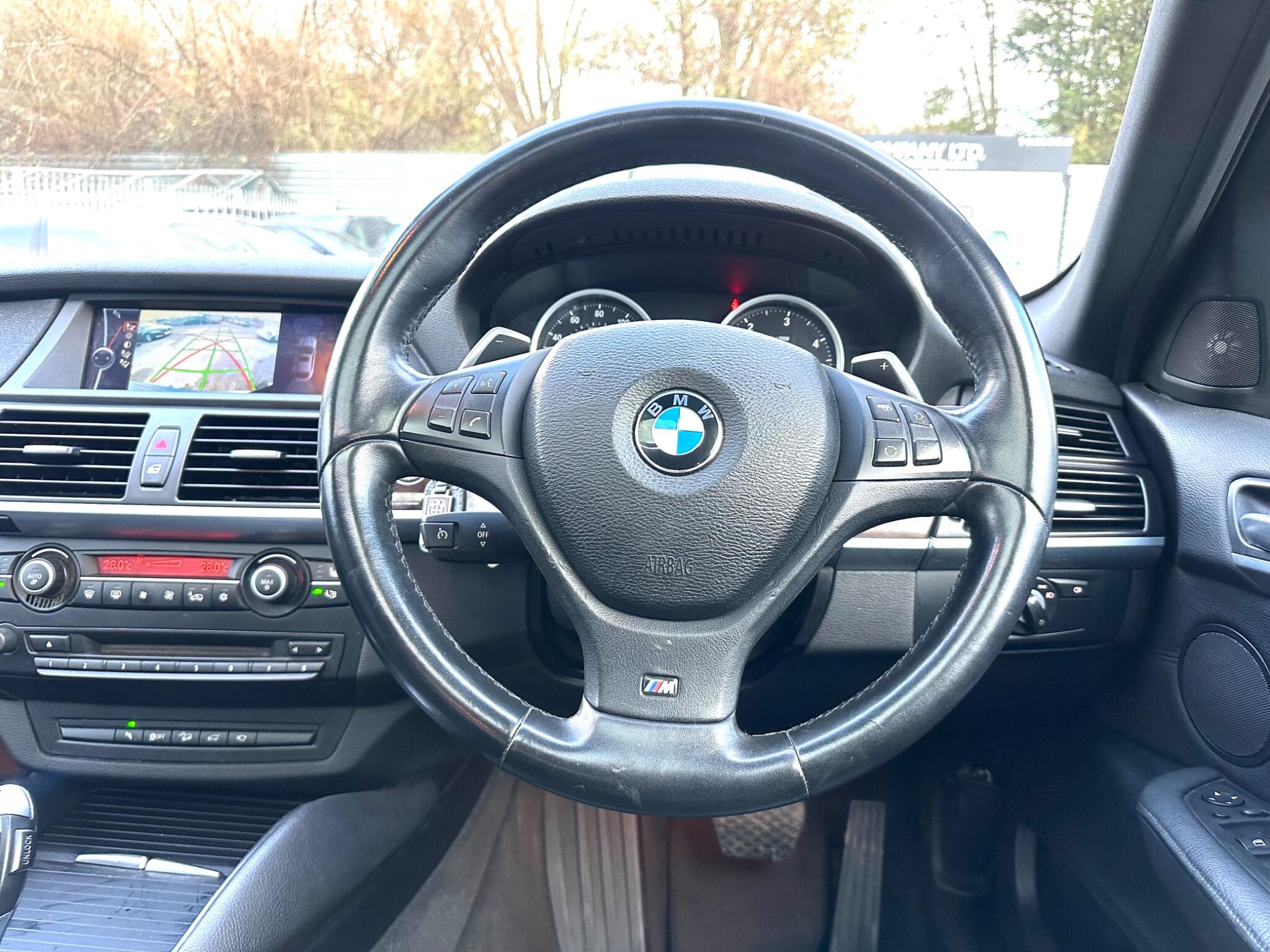 BMW X6 view 23