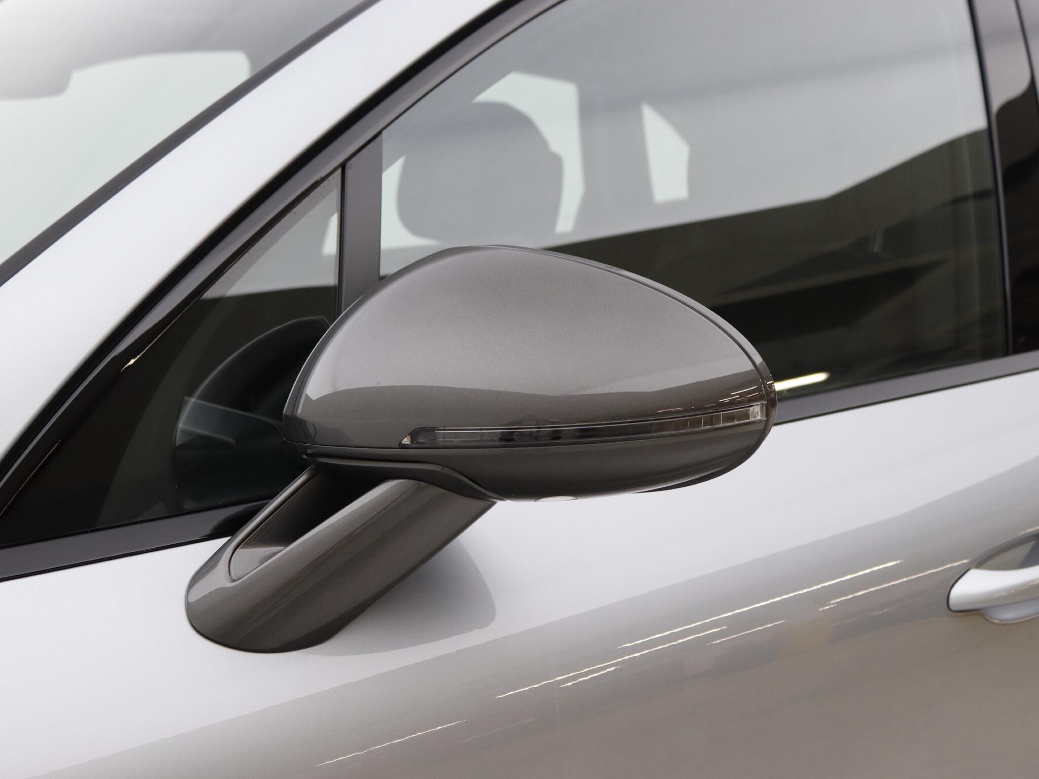 Porsche Macan view 21