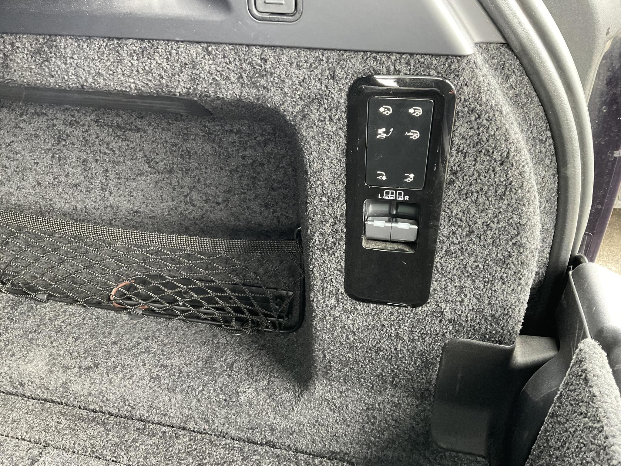 Land Rover Range Rover view 22