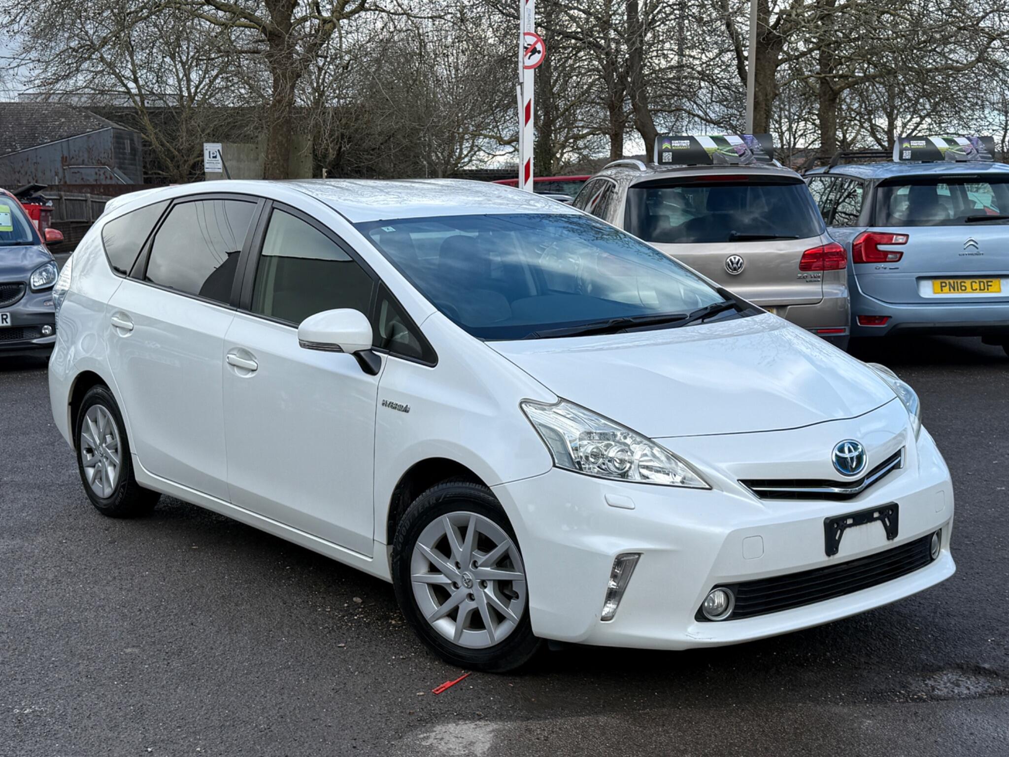 Toyota Prius+ - Image 5