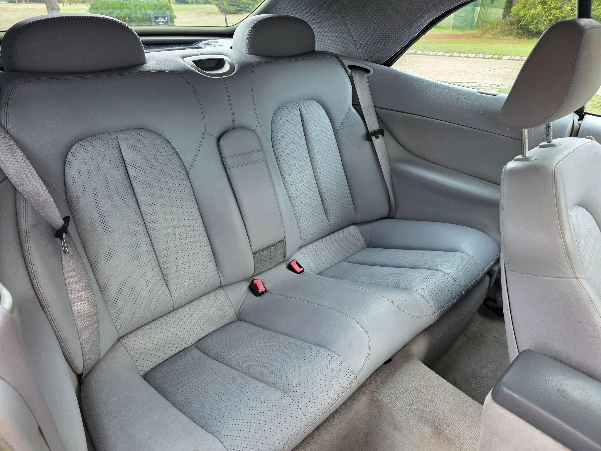 Mercedes-Benz CLK view 26