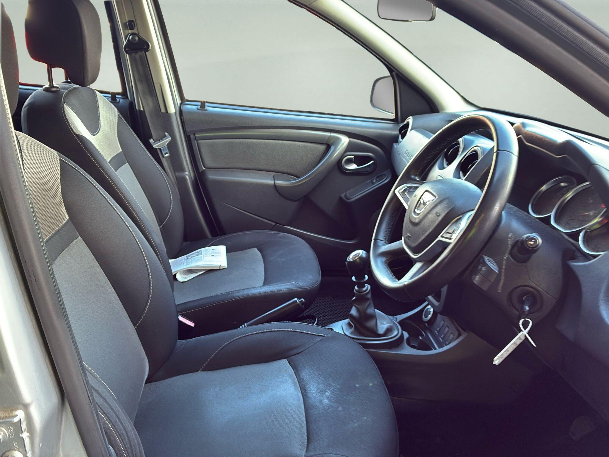 Dacia Duster view 12