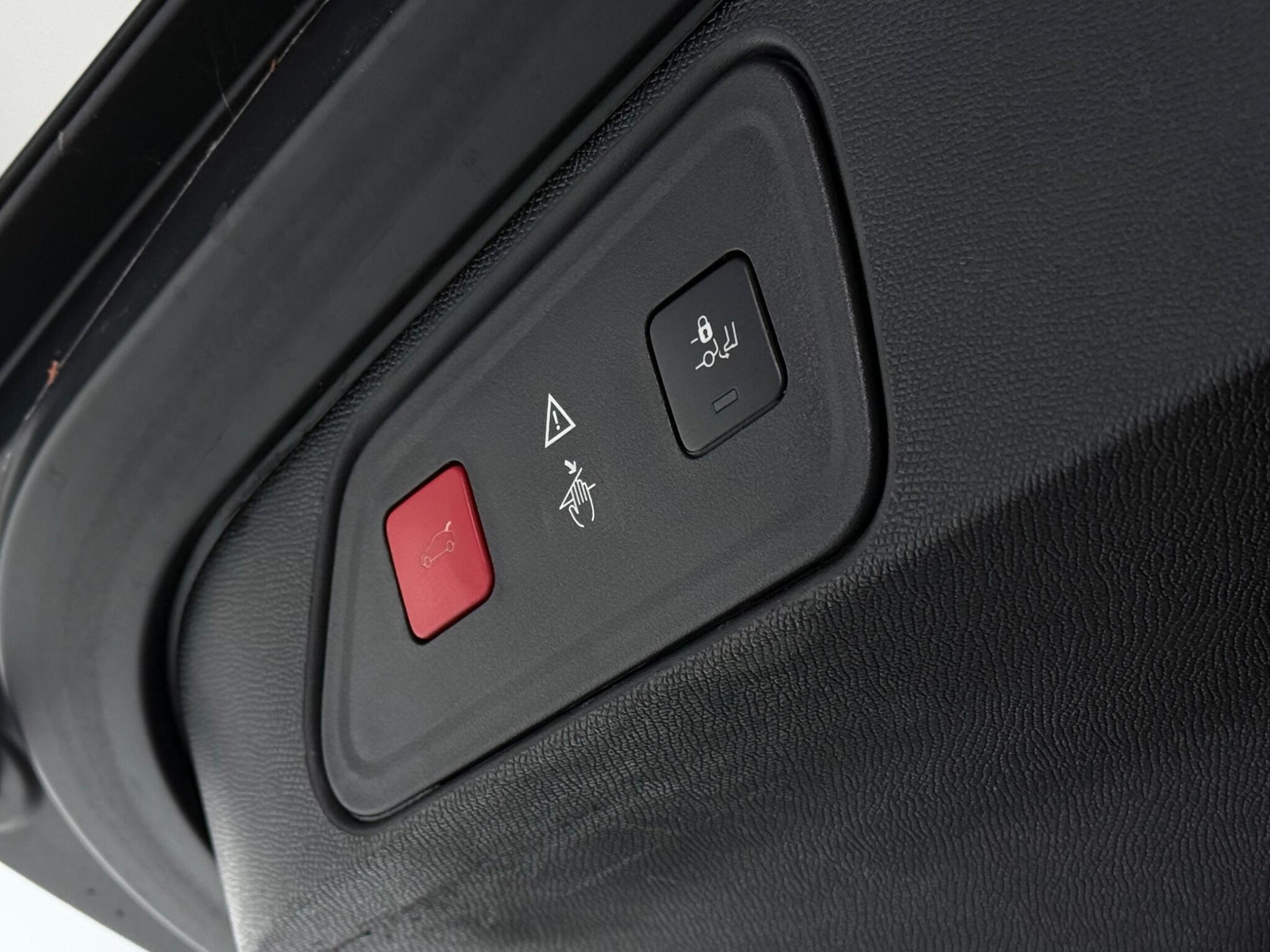 Peugeot 3008 view 11