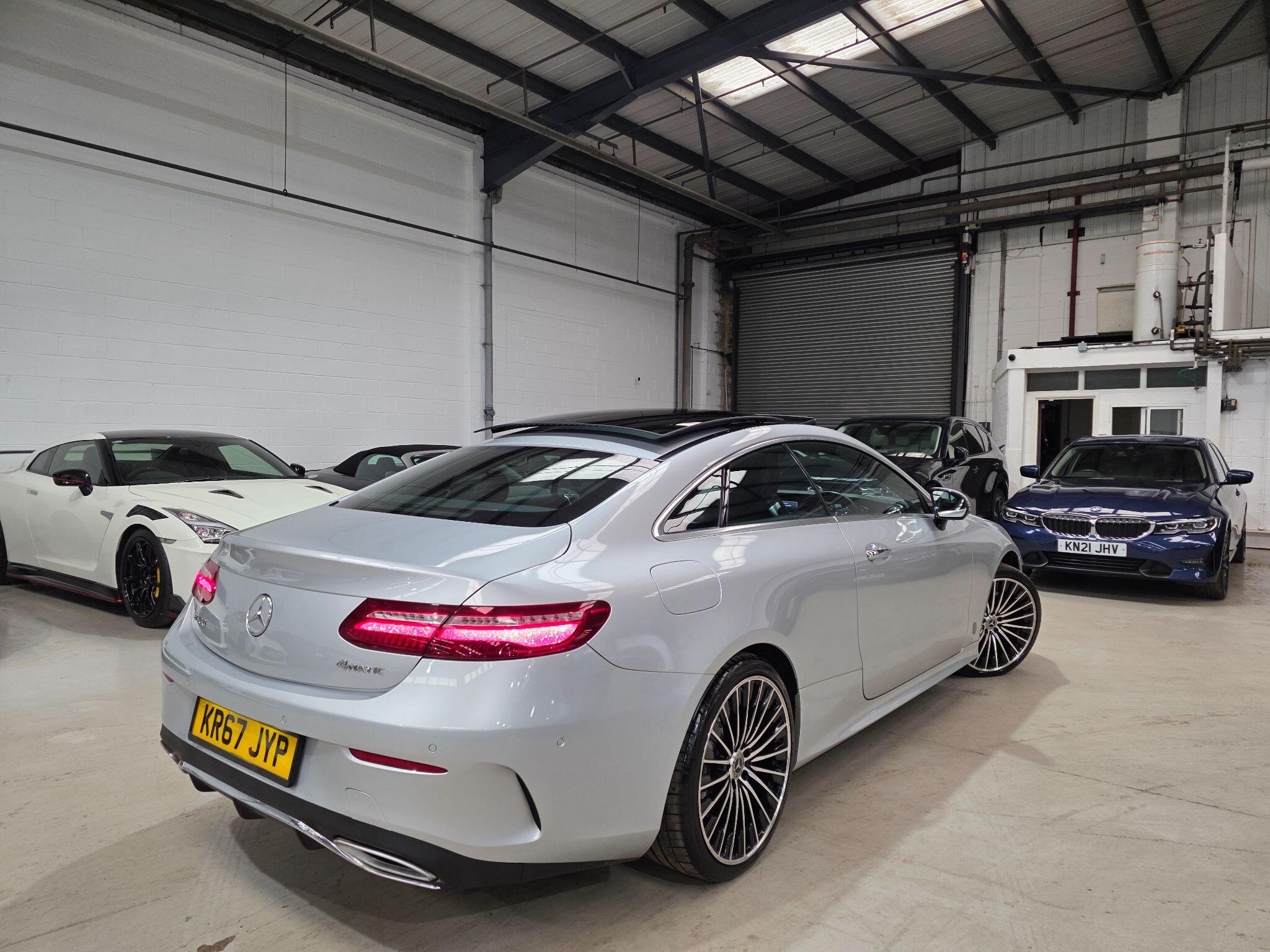 Mercedes-Benz E Class view 28