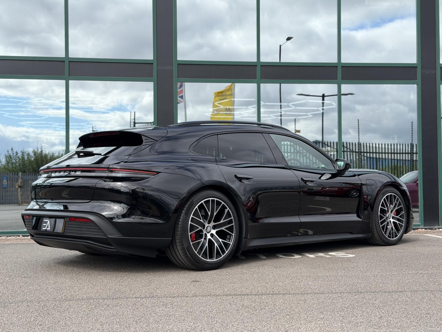 Porsche Taycan view 39