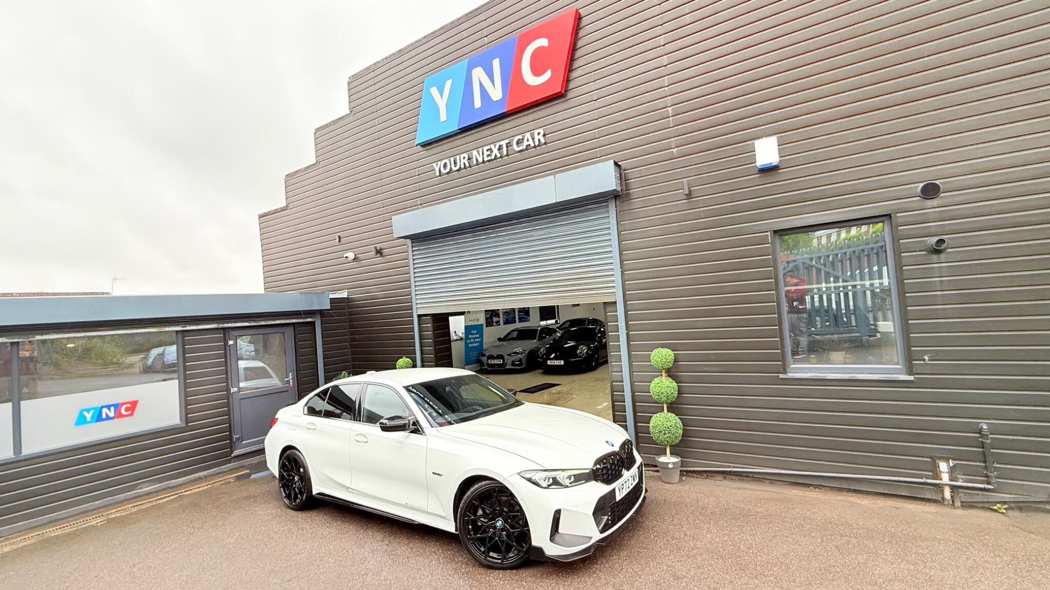BMW 3 Series view 6