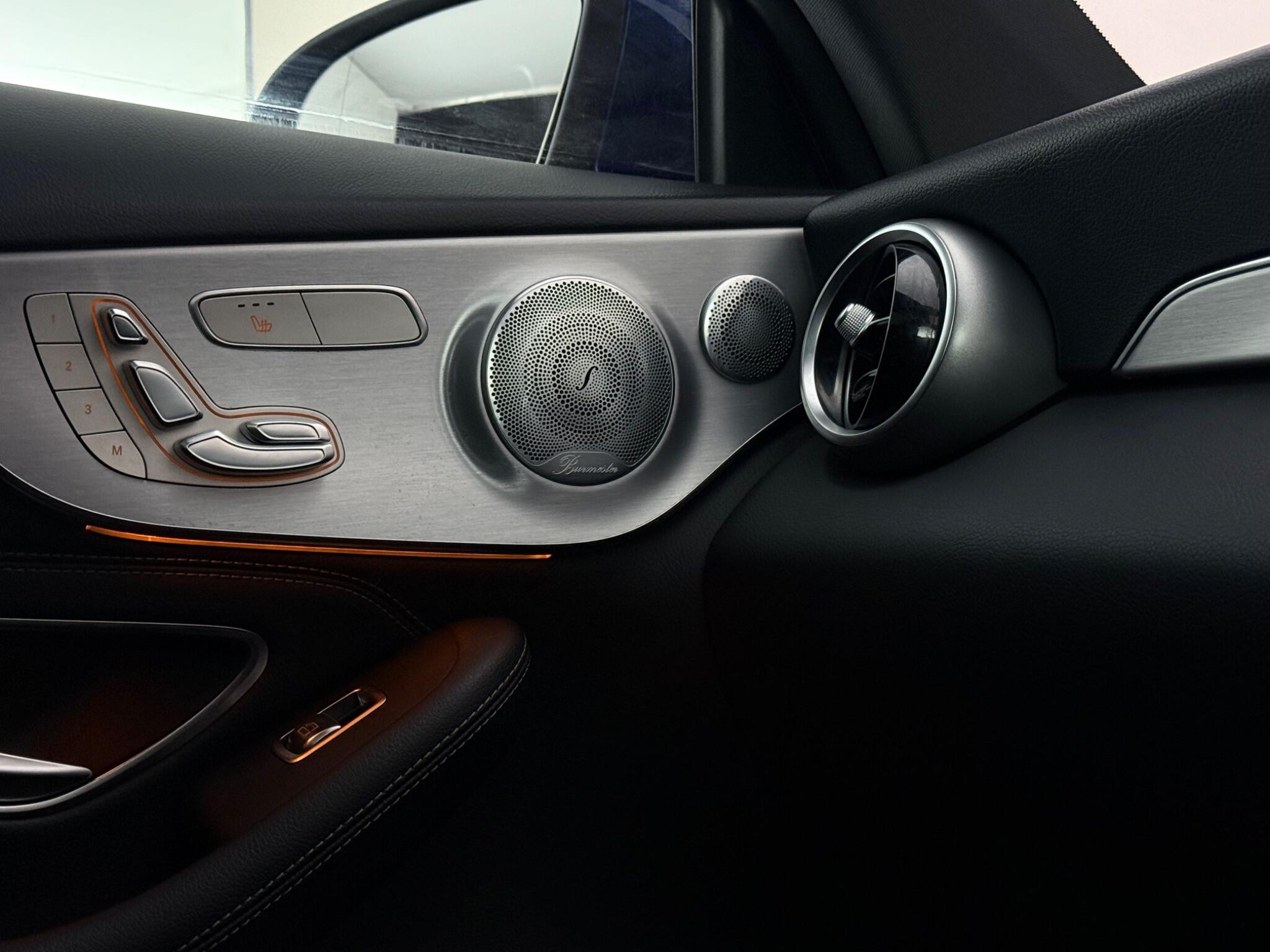 Mercedes-Benz C-Class view 21