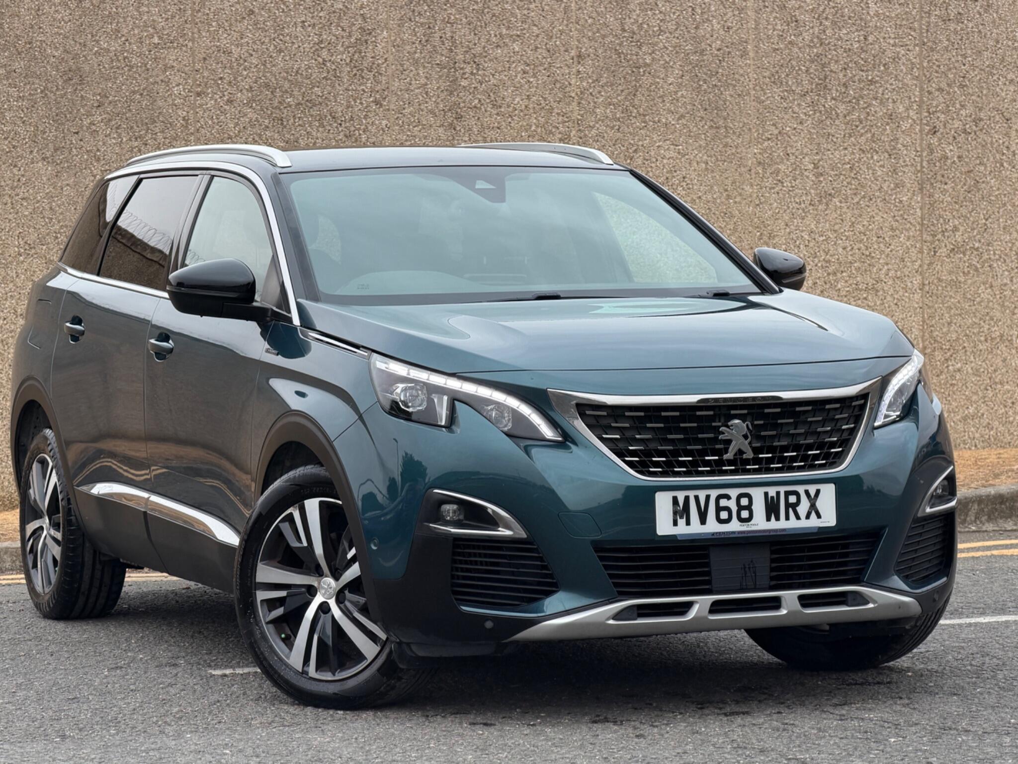 Peugeot 5008 view 5
