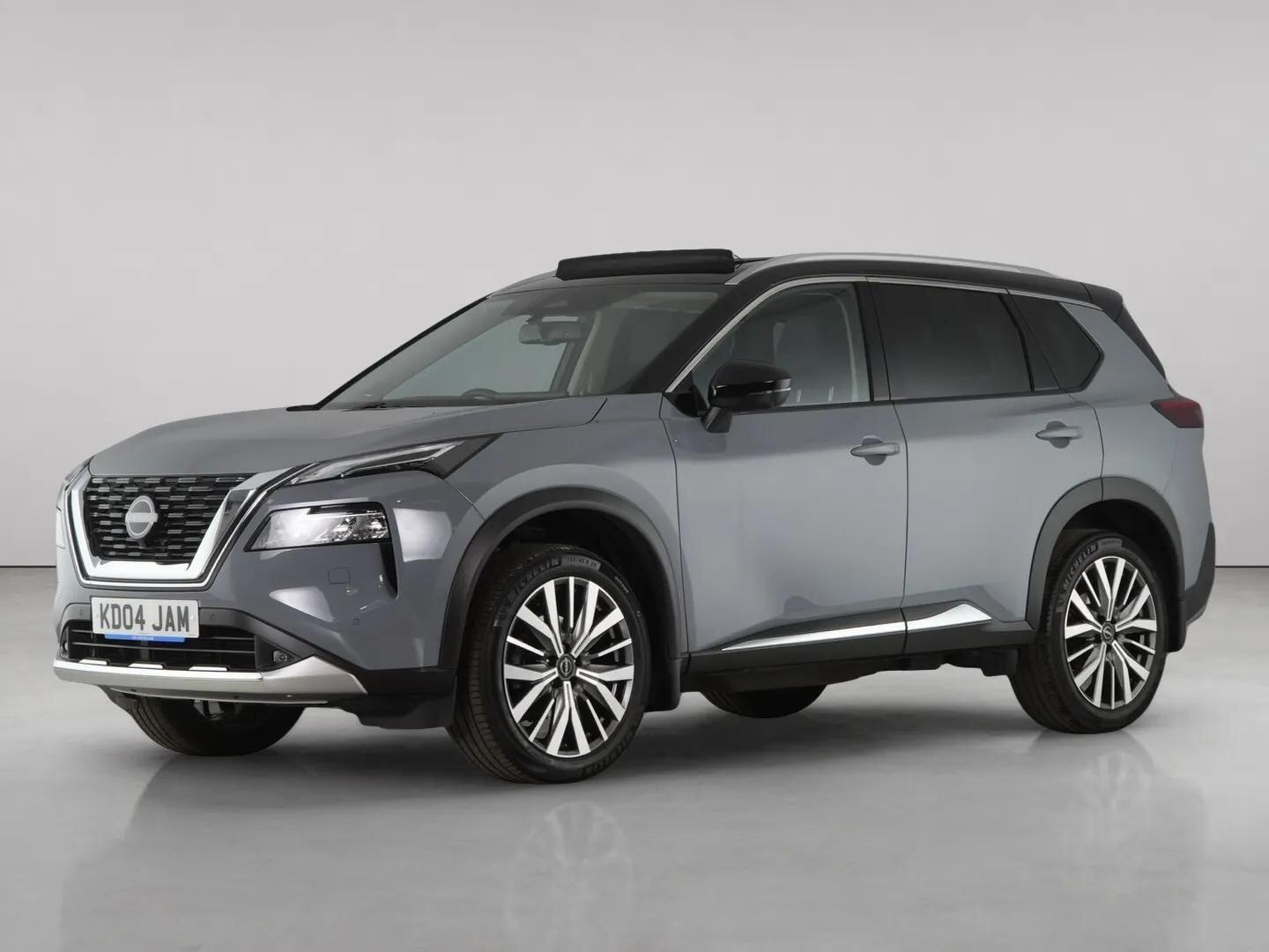 Nissan X-Trail view 2