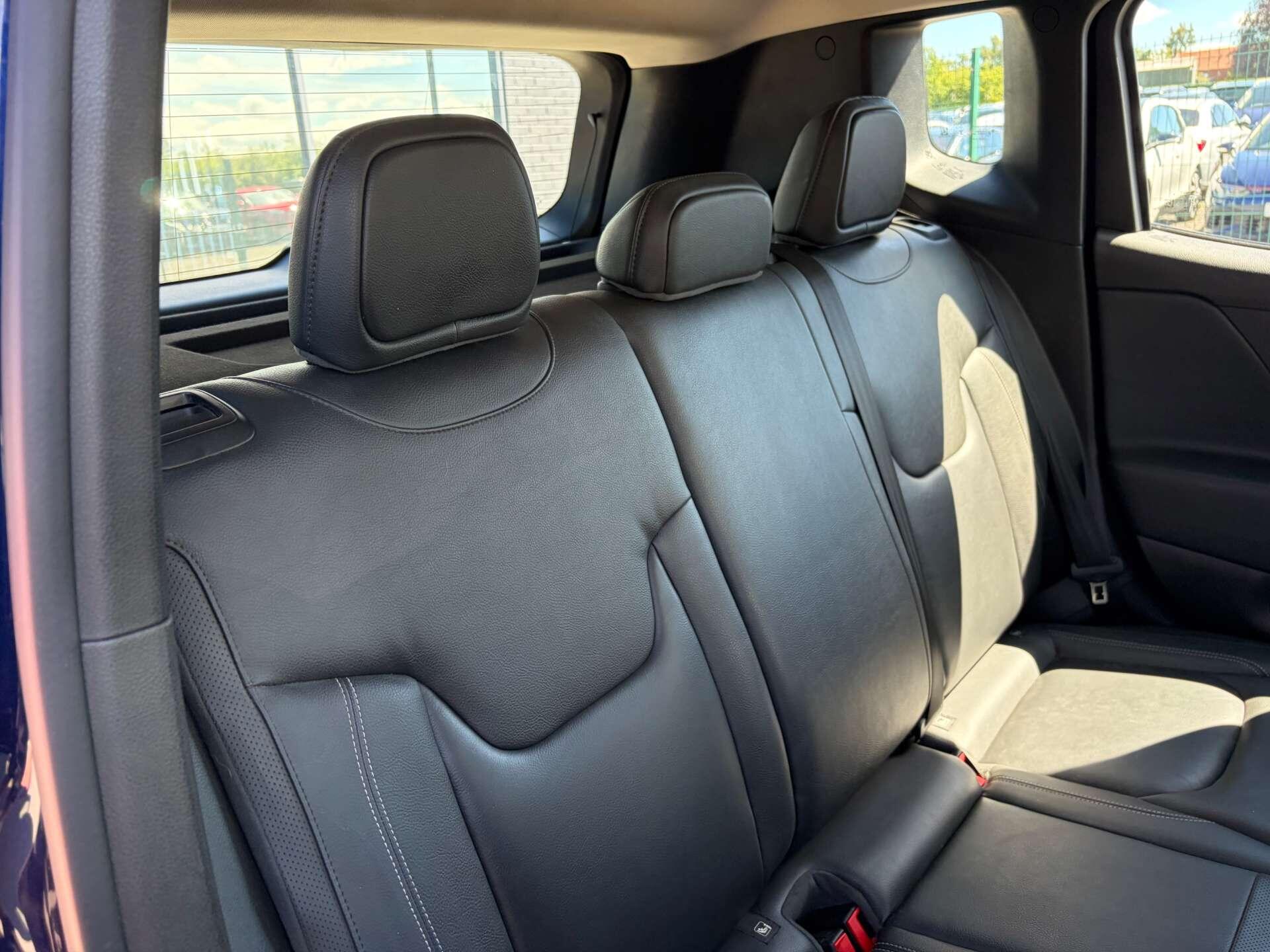 Jeep Renegade view 19