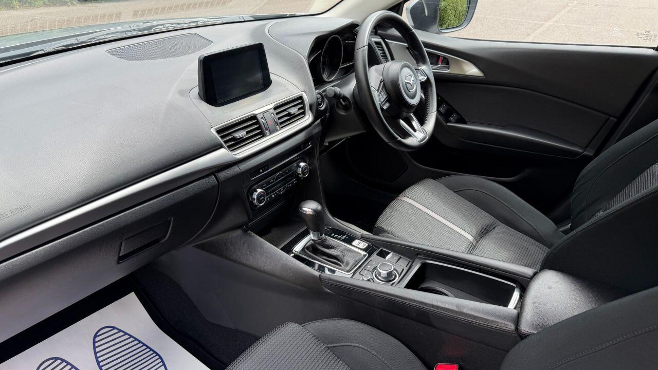 Mazda Mazda3 view 8