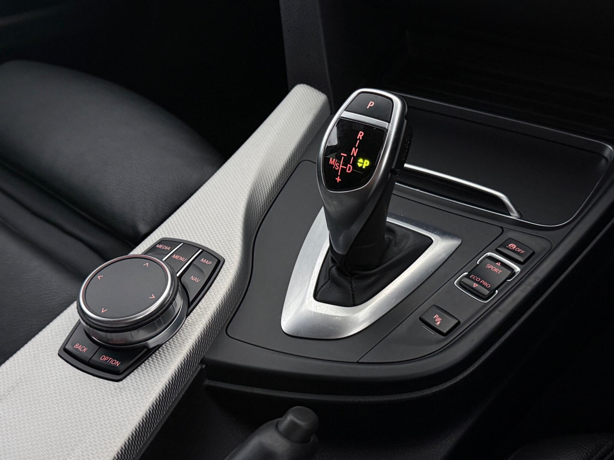 BMW 3 Series view 19