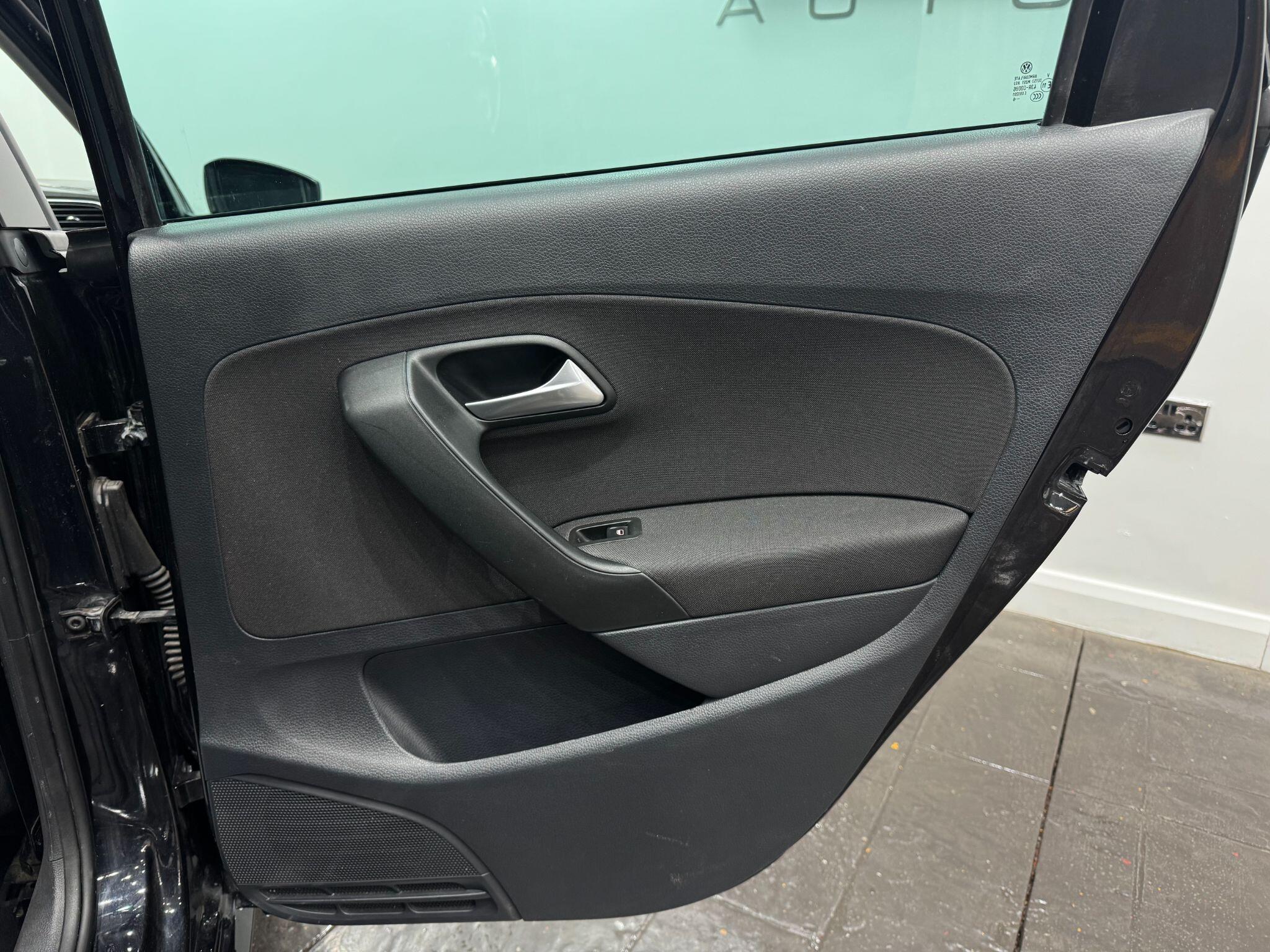 Volkswagen Polo view 42