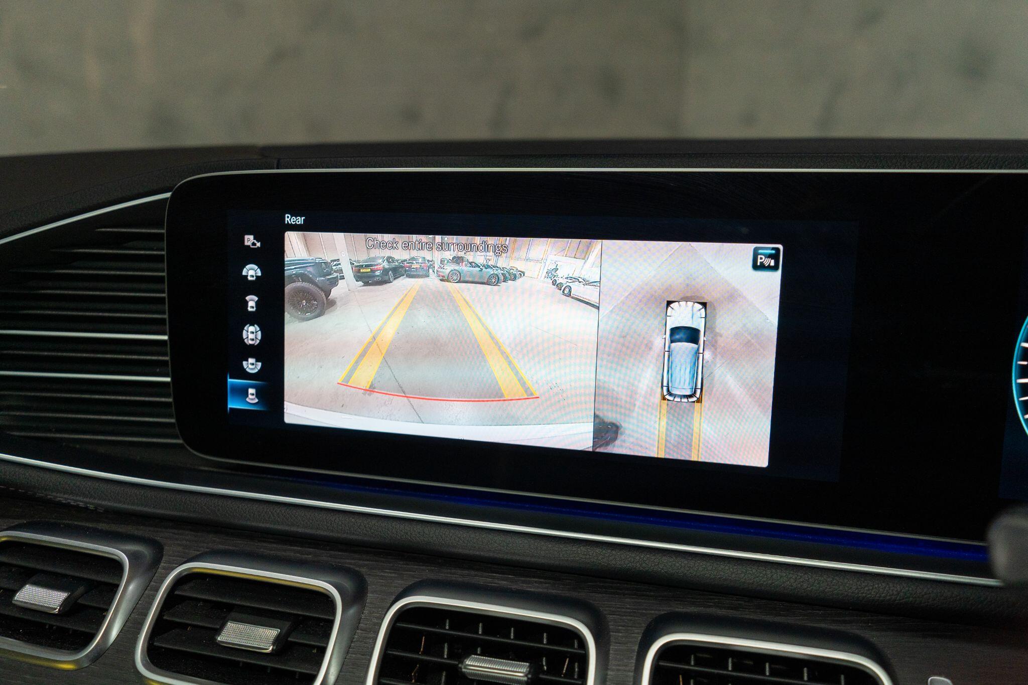Mercedes-Benz GLE view 22